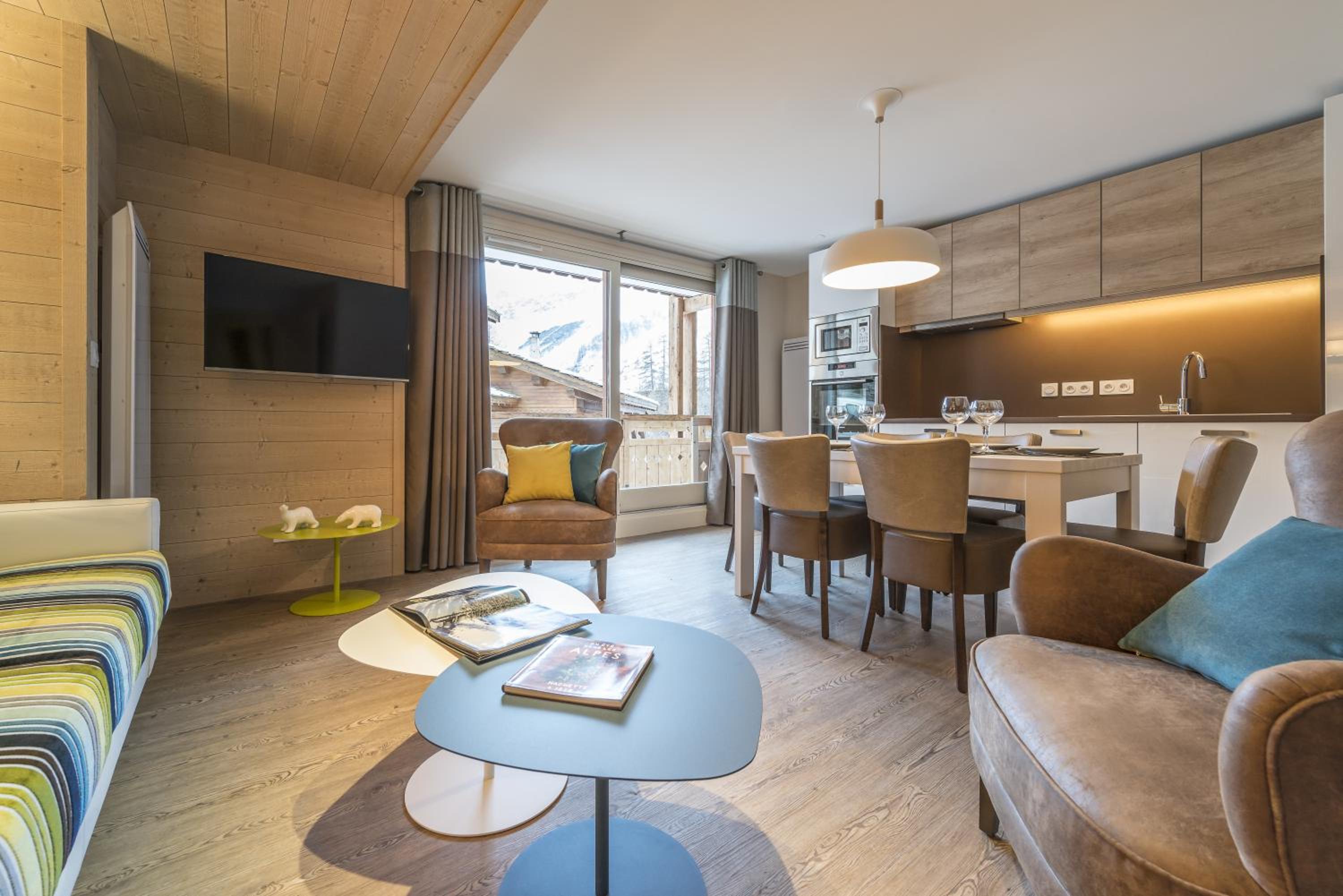 Two-Bedroom Apartment (4-6 Adults)