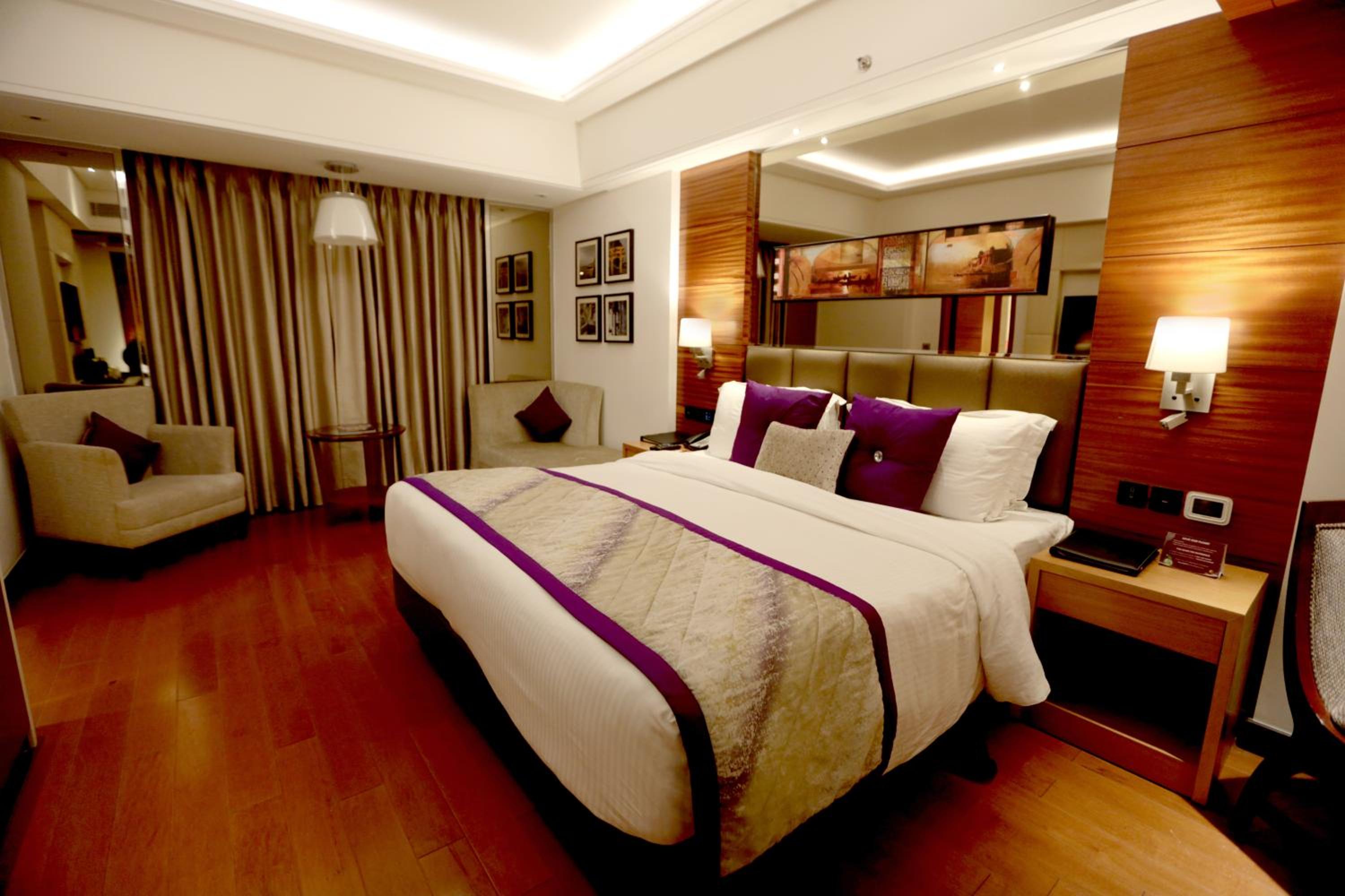 Deluxe Double or Twin Room with 10% off on Food & Beverages with a-la-carte selection   - Photo 3