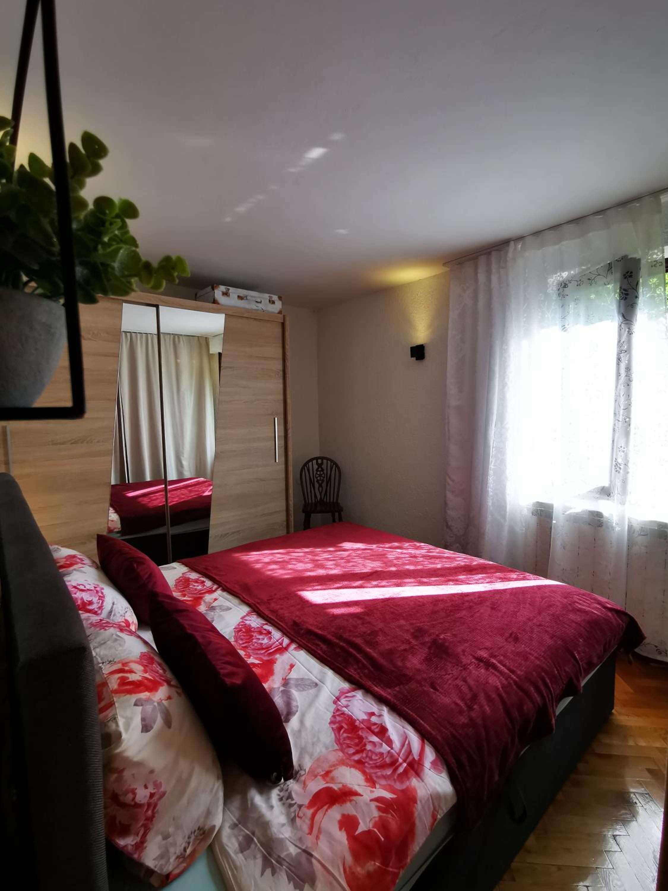 Three-Bedroom House photo 3
