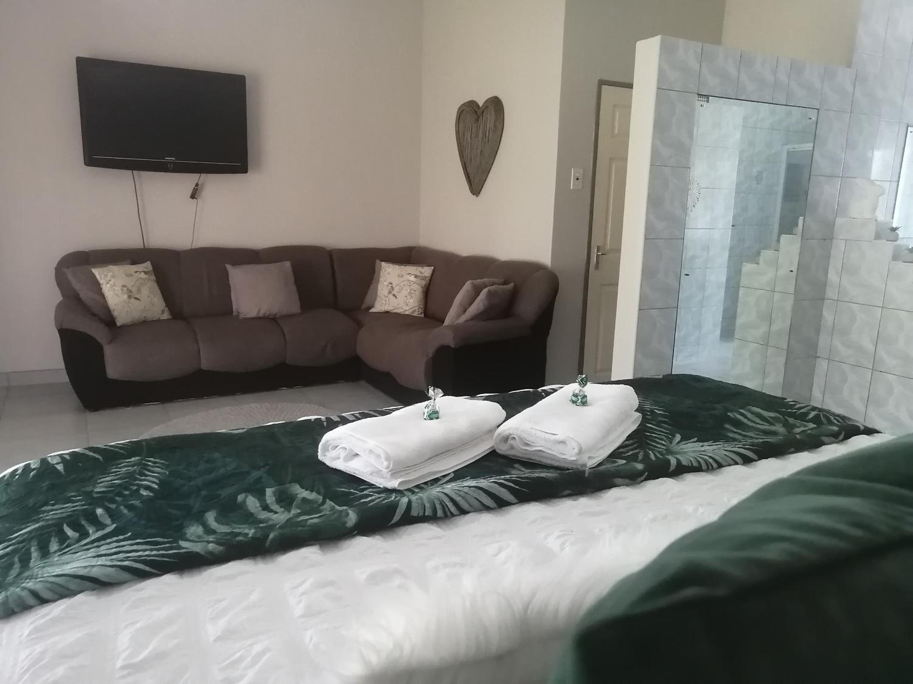 King Suite - Photo 9