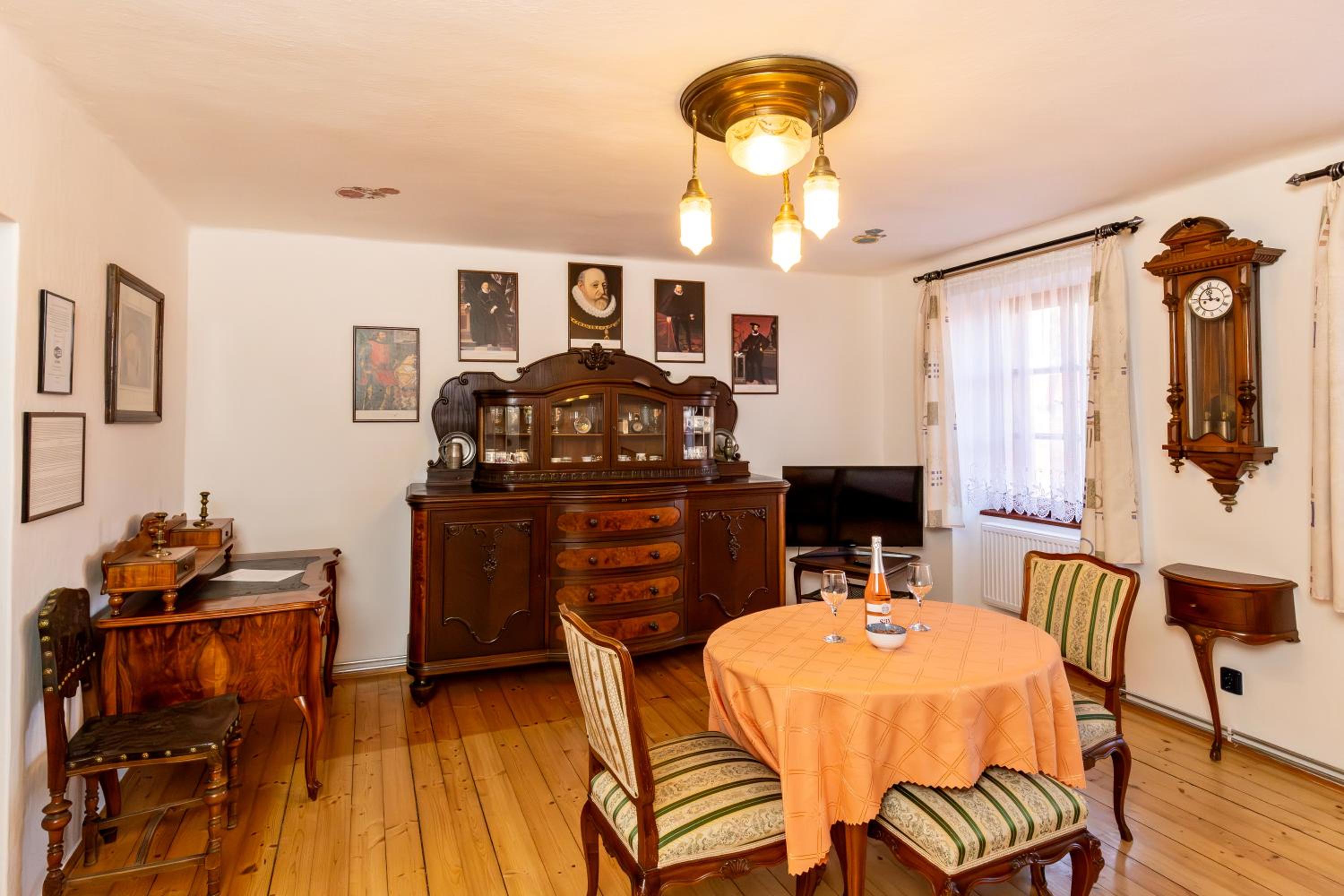 Suite - Photo 6