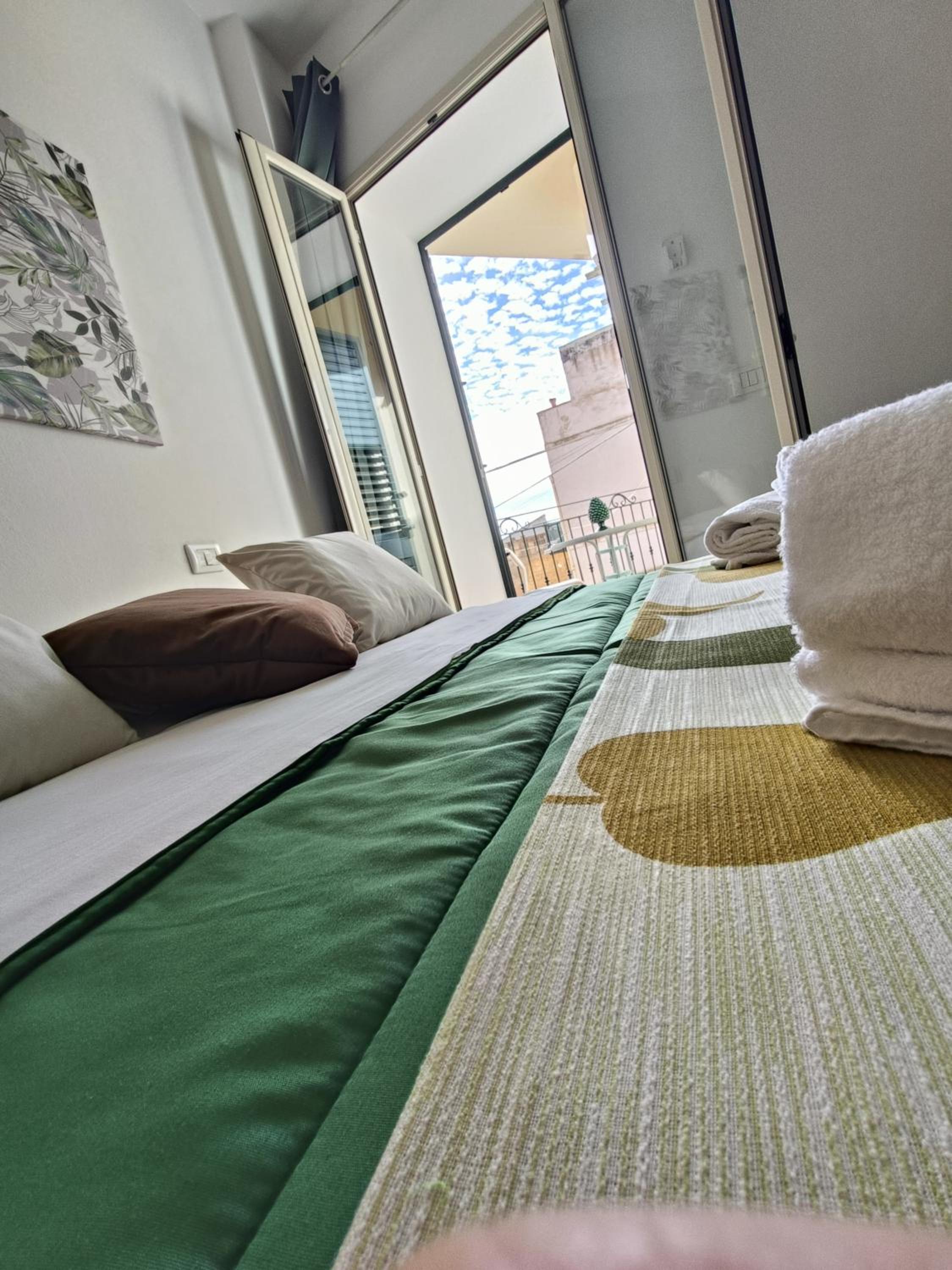 Deluxe Double Room With Balcony And Sea View