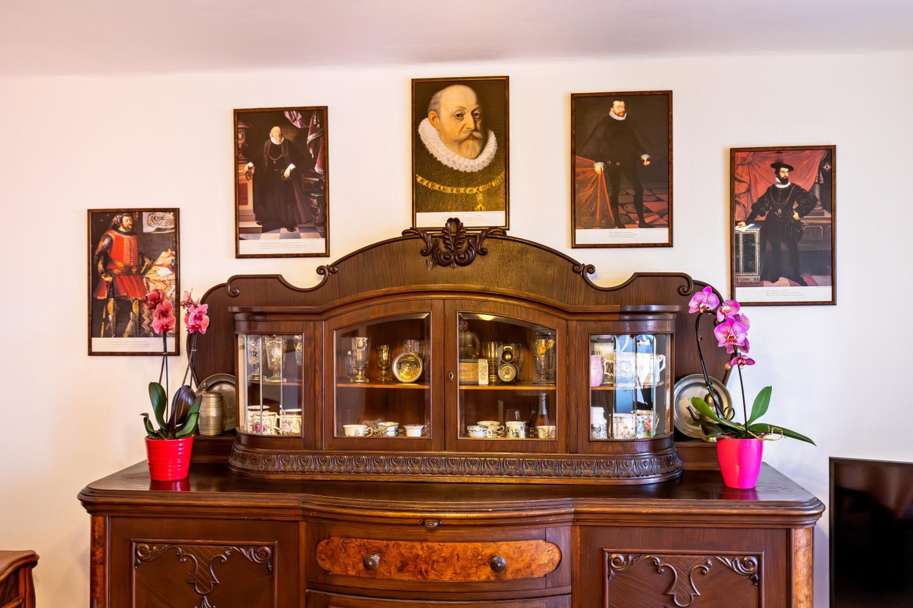 Suite - Photo 2