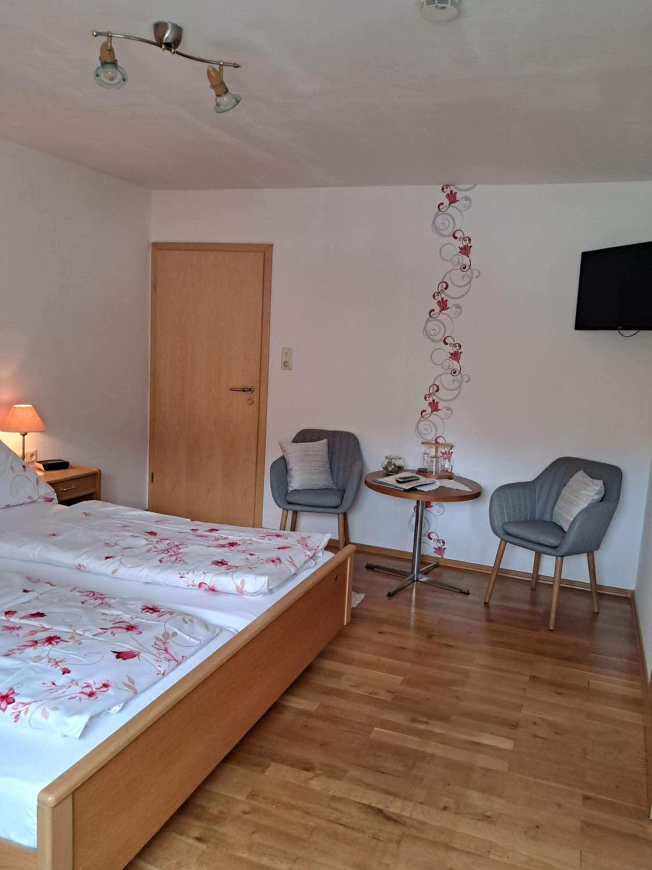 Double Room with Shower photo 2