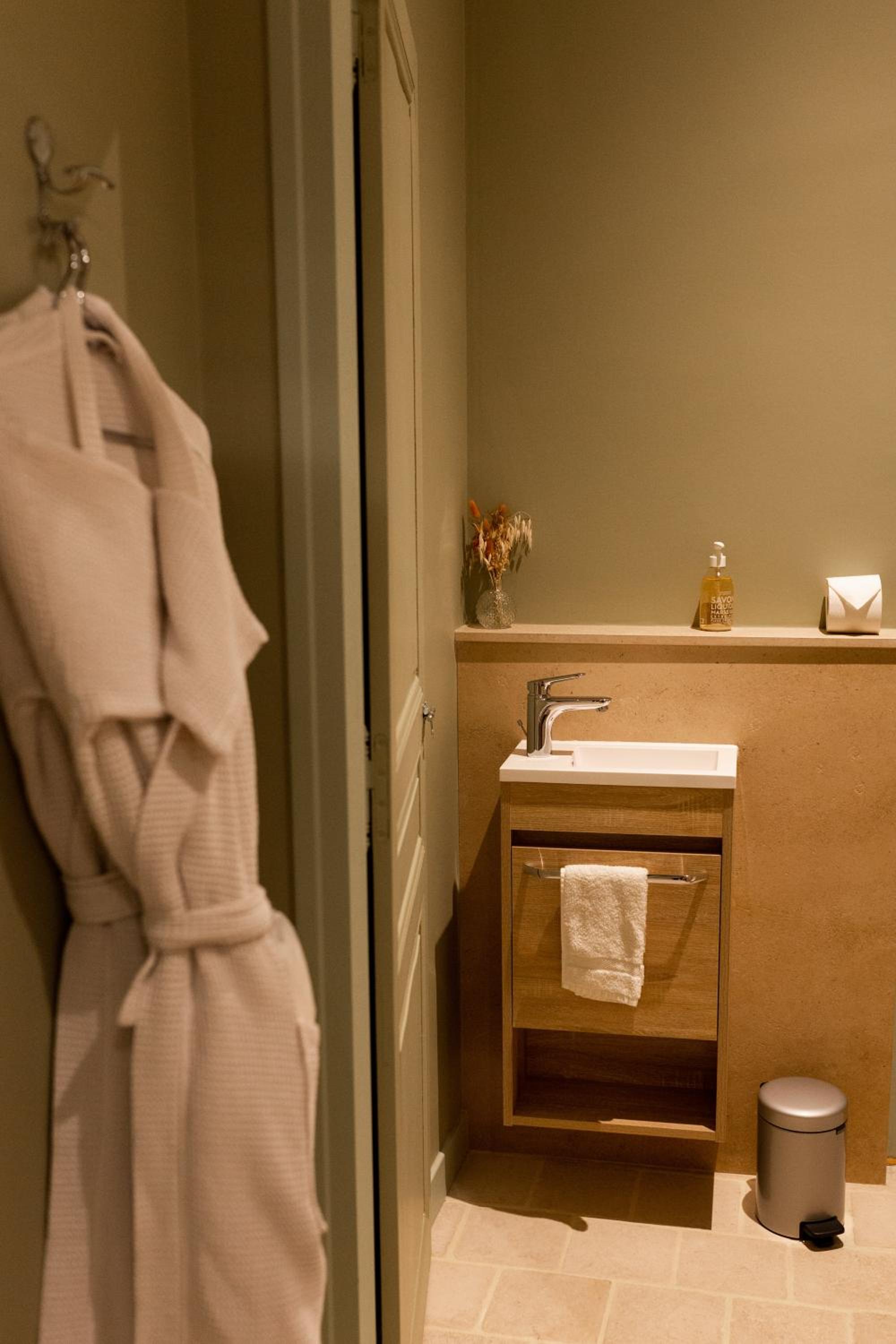 Superior Suite - Photo 4