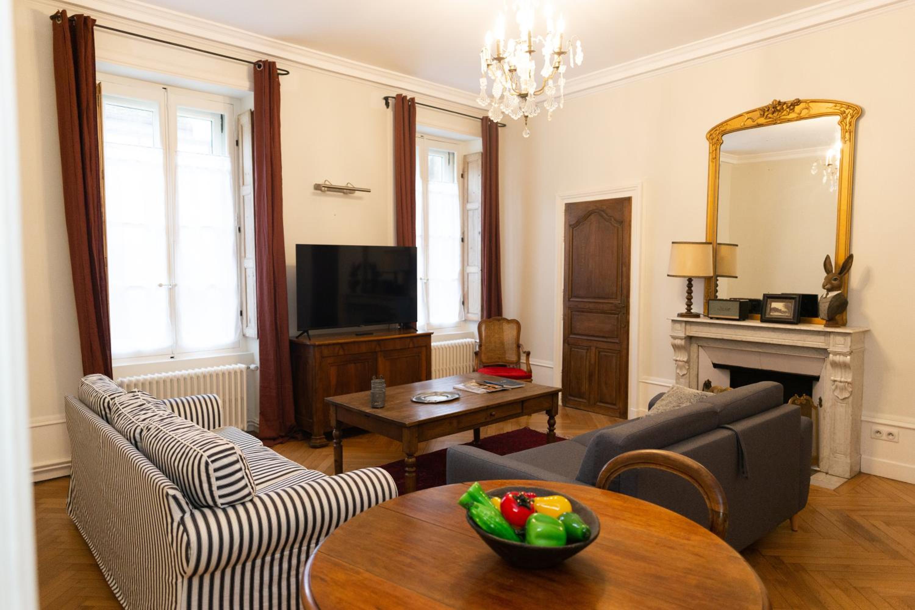 Superior Suite - Photo 13