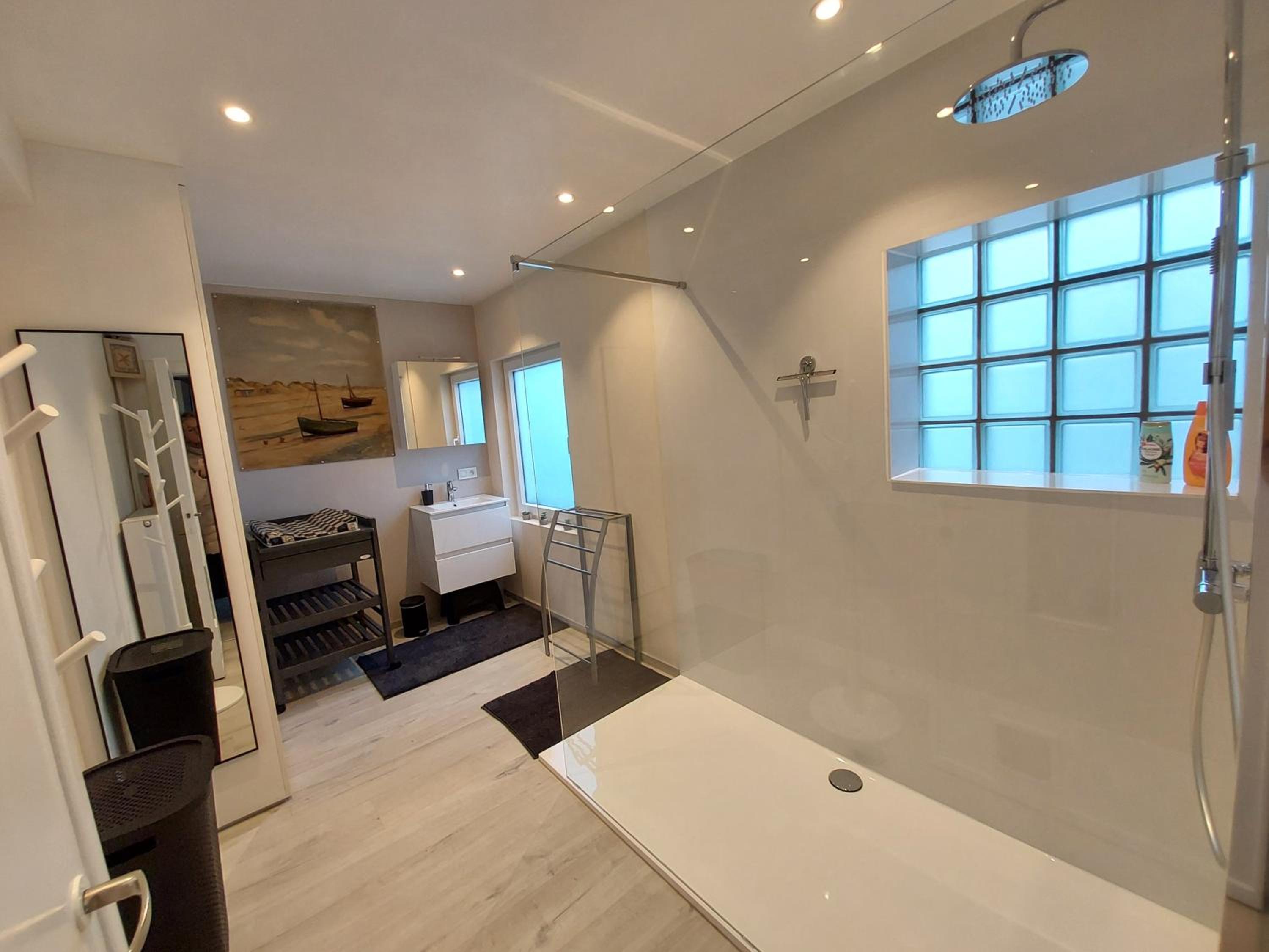 Four-Bedroom House photo 1