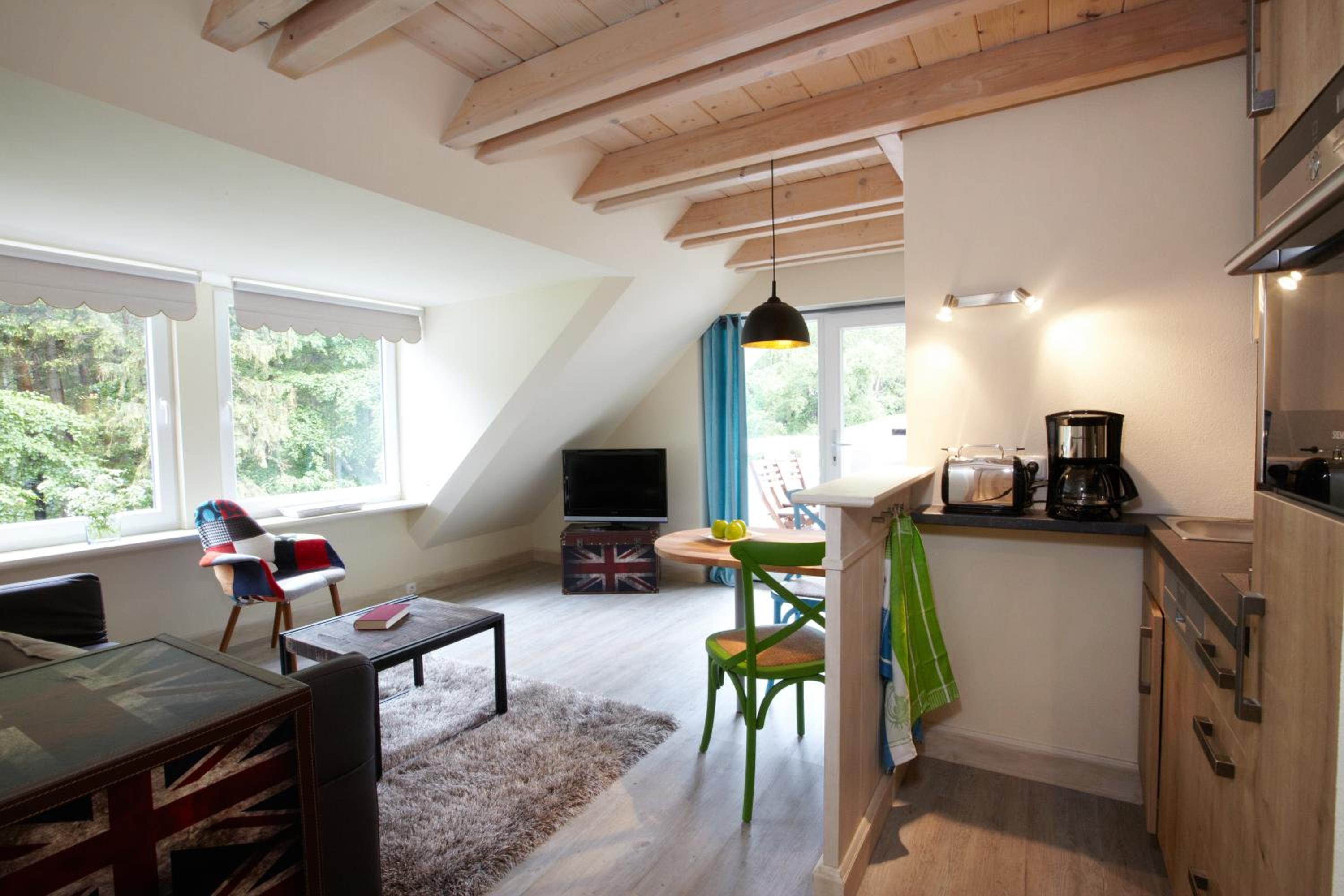 Apartment with Balcony photo 3