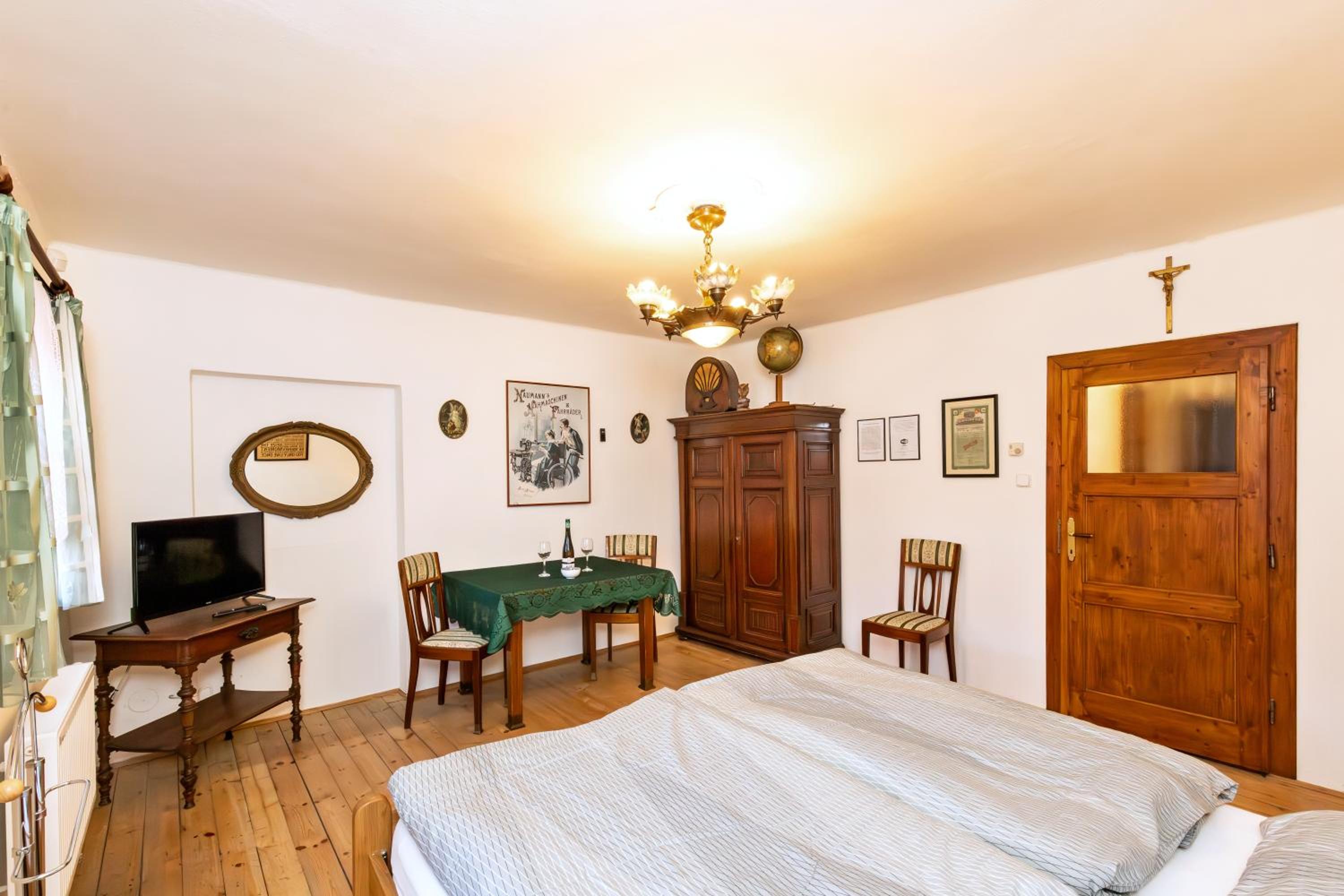 Double Room - Photo 6