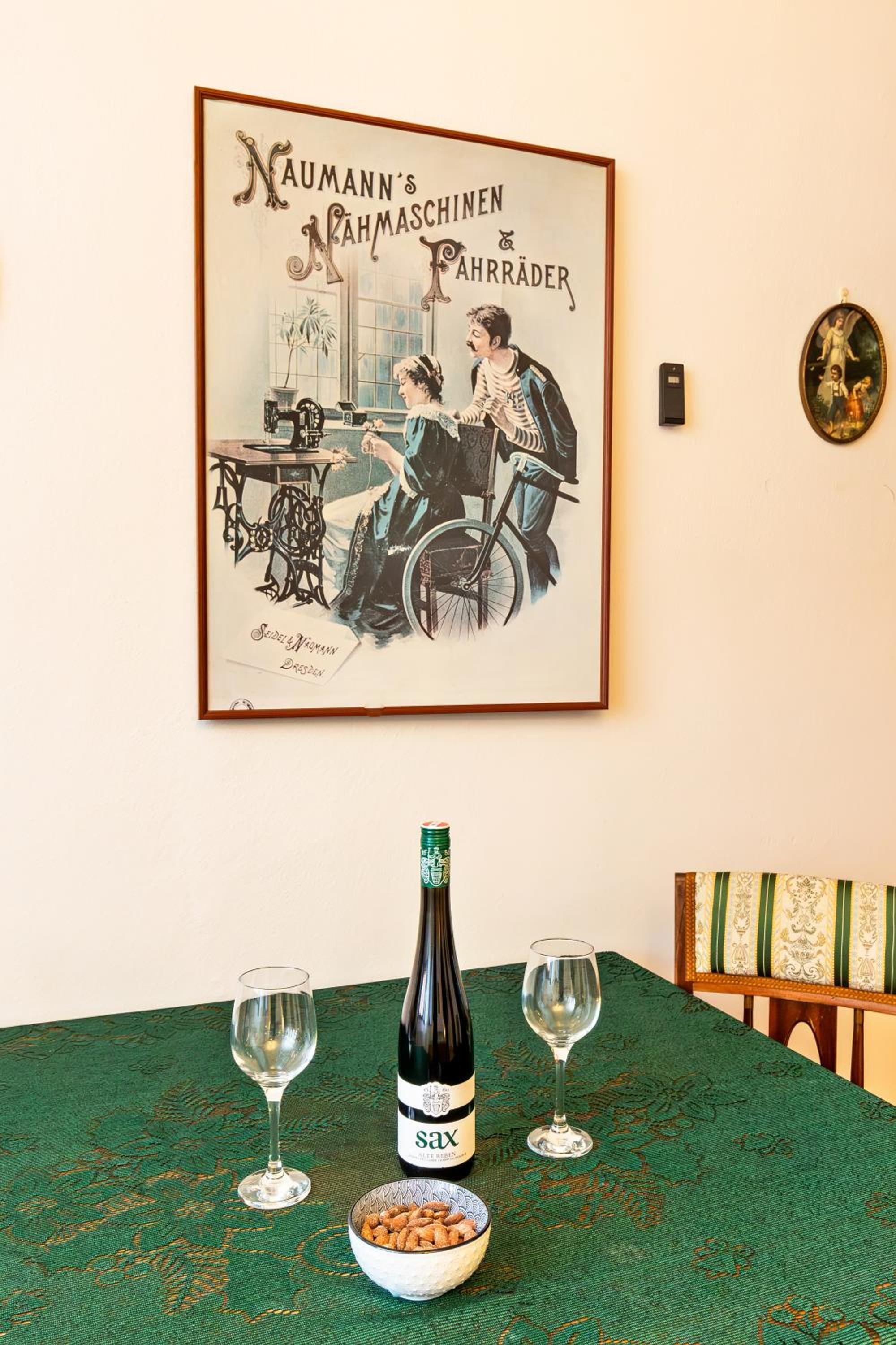 Double Room - Photo 8