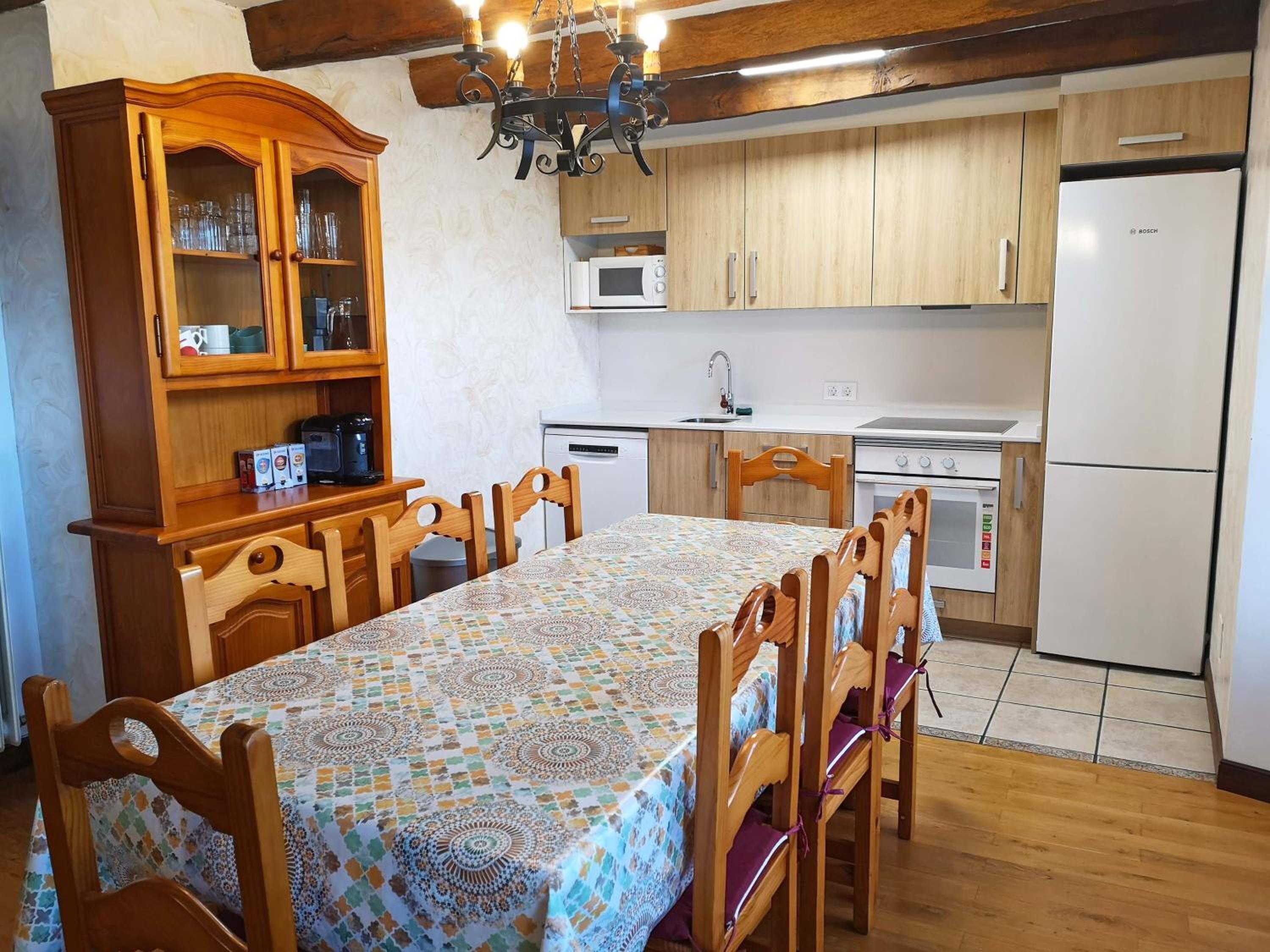 Four-Bedroom House photo 2