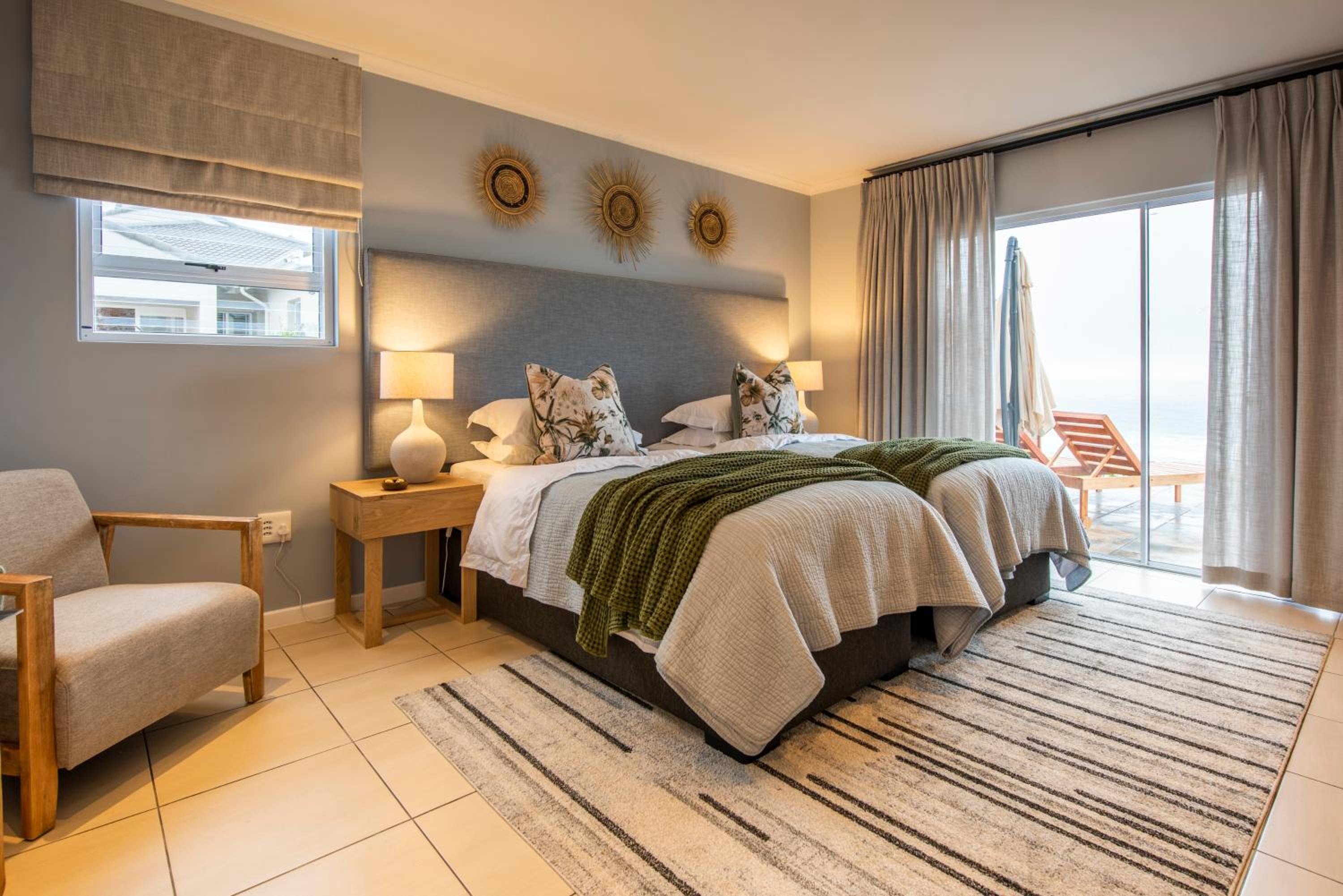 Double Room with Sea View - Photo 15