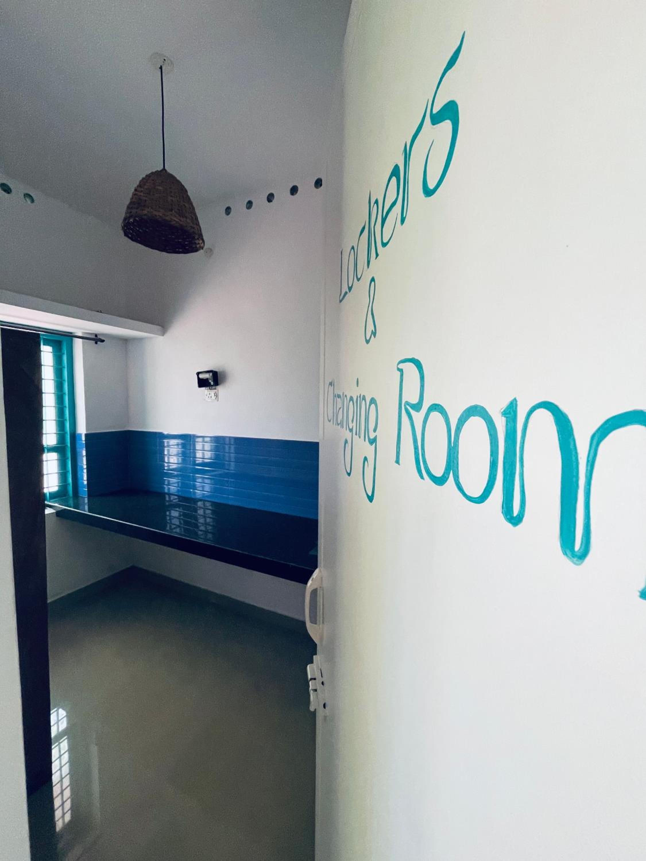 6-Bed Mixed Dormitory Room photo 3