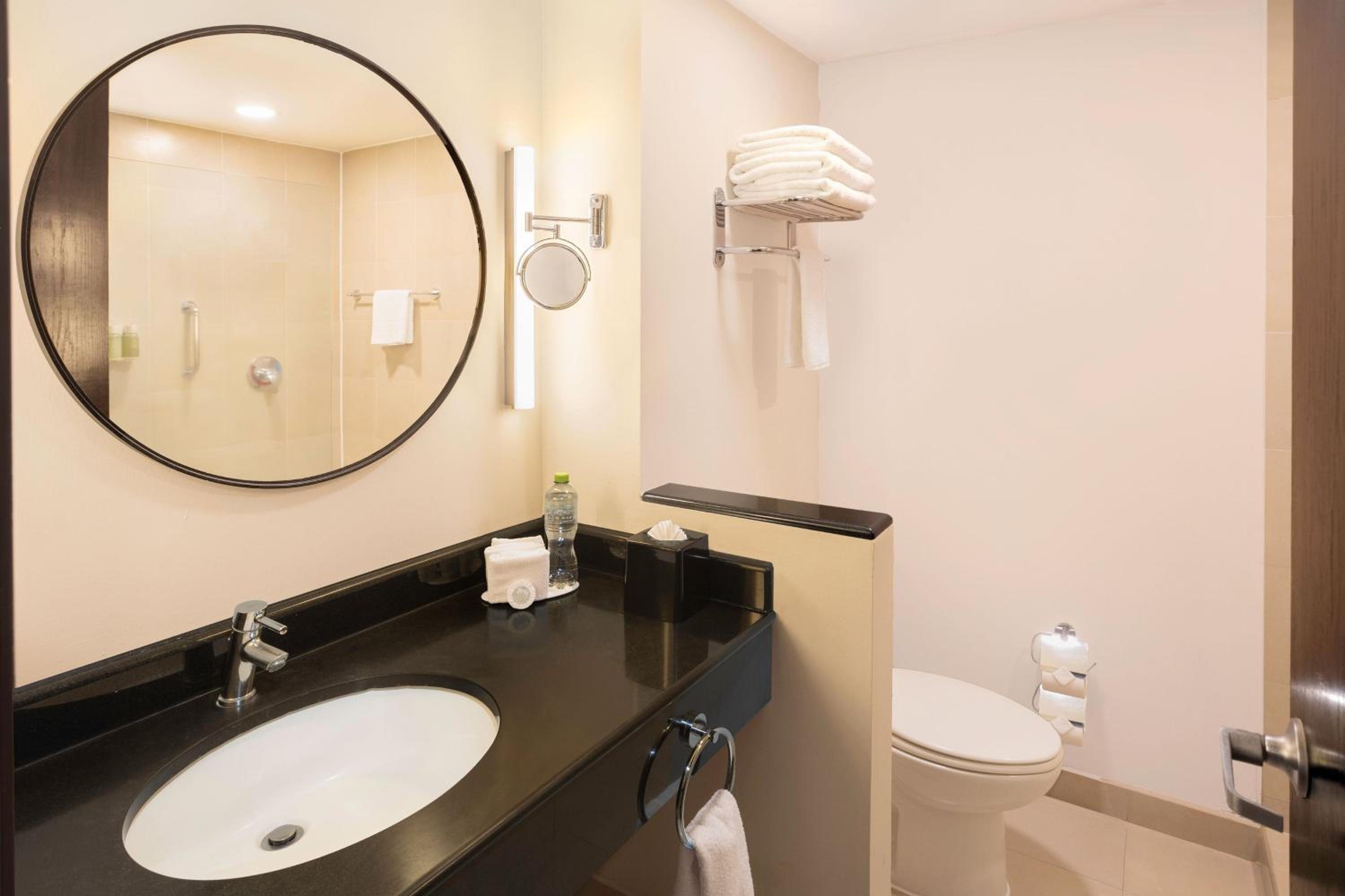 Double Room with Two Double Beds - Photo 3