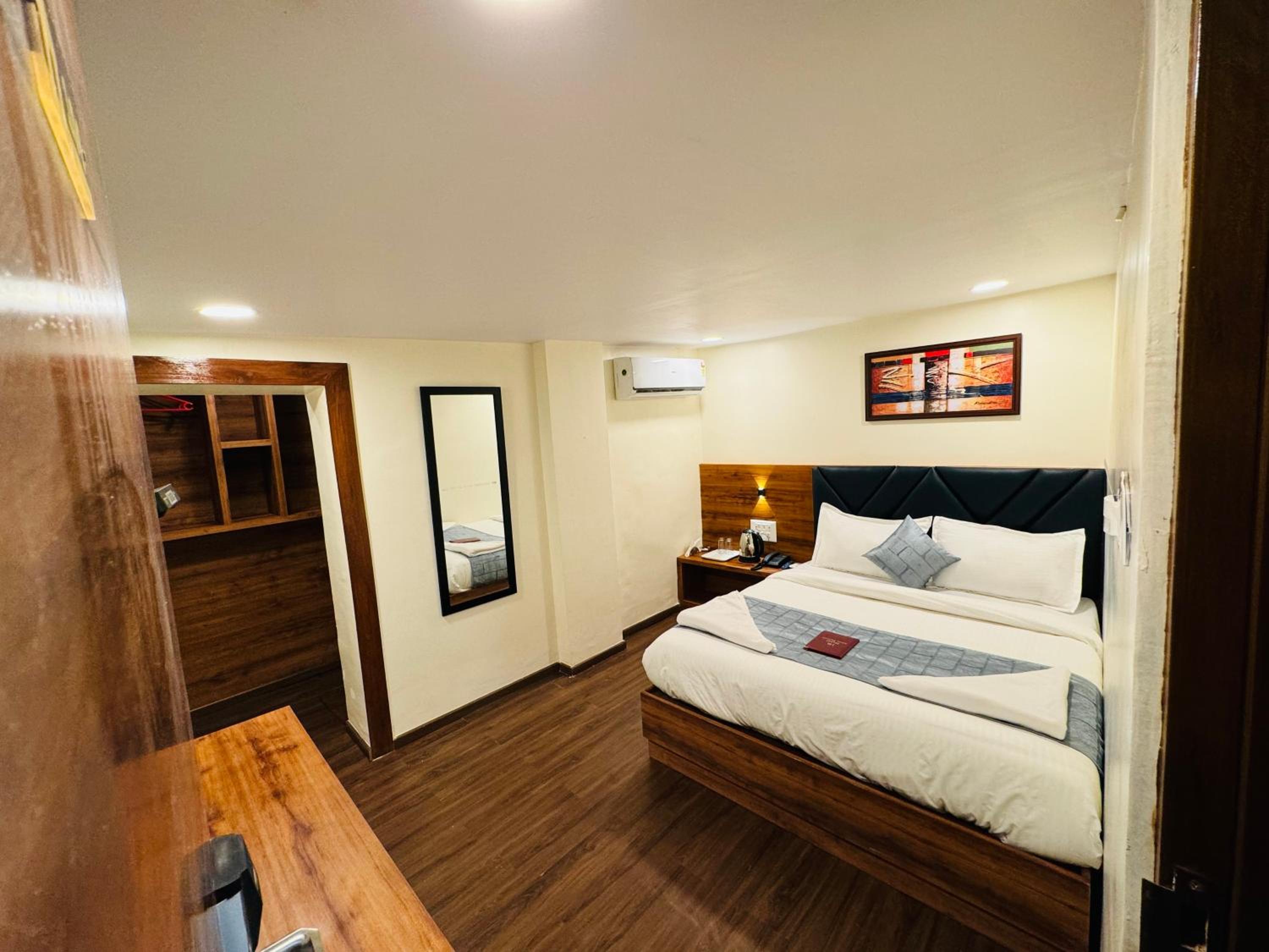 Deluxe Double Room - Photo 1