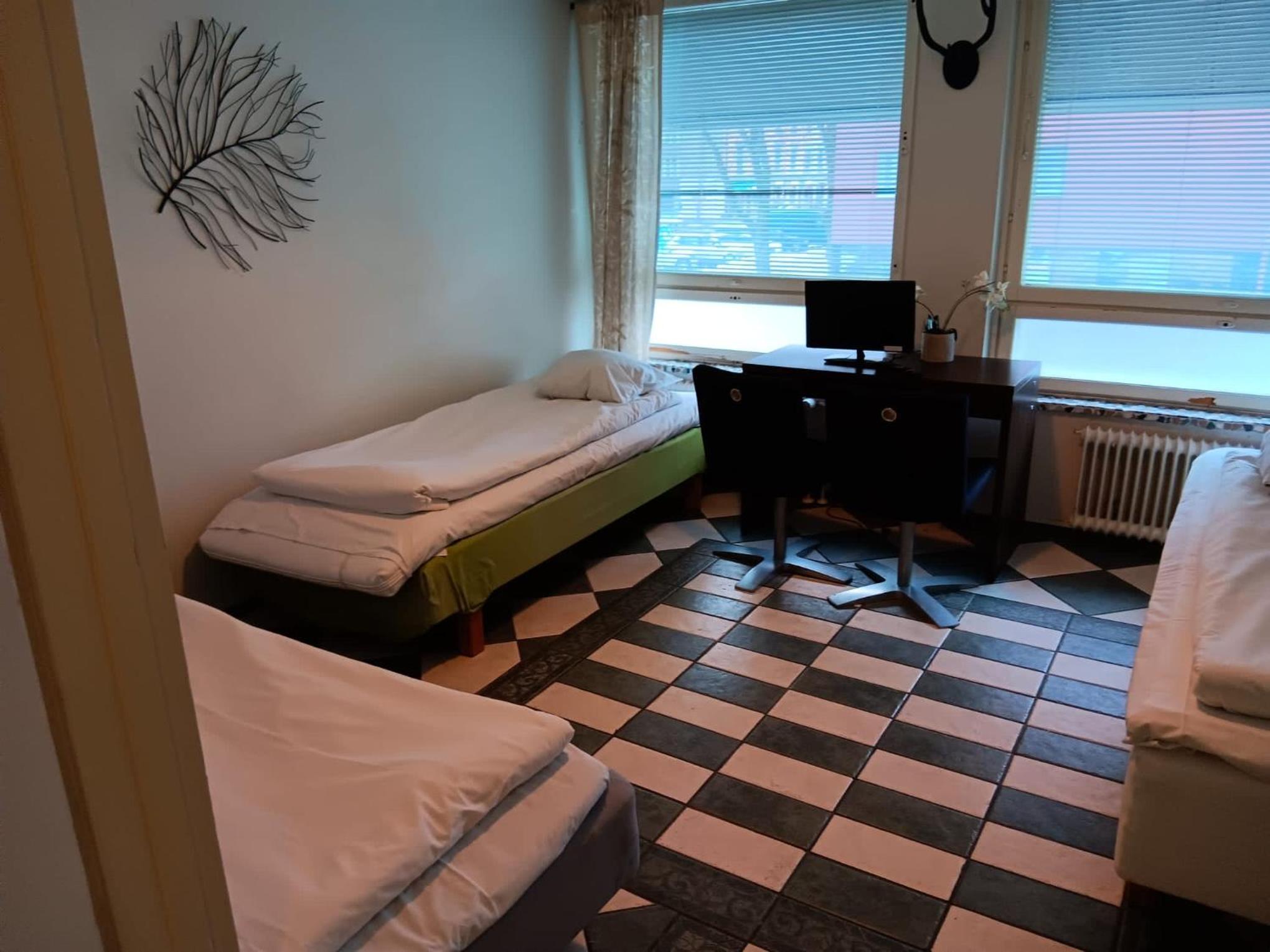 Budget Twin Room - Photo 1