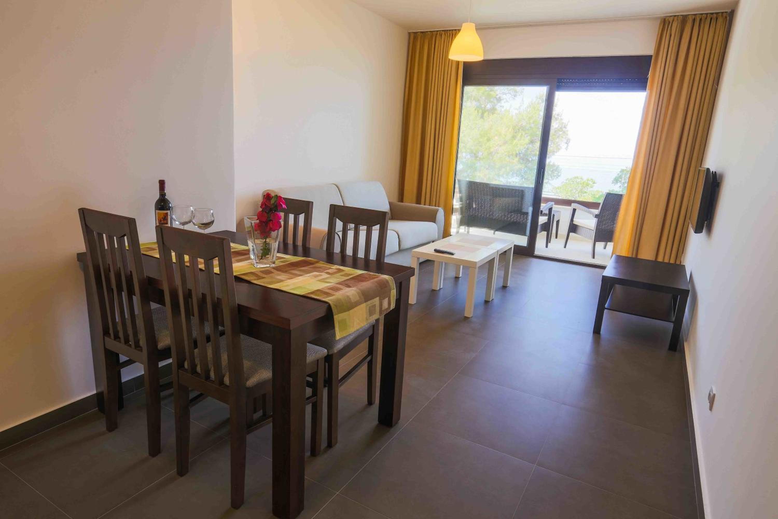 Special Offer - One Bedroom Apartment with Free Bike Rental 