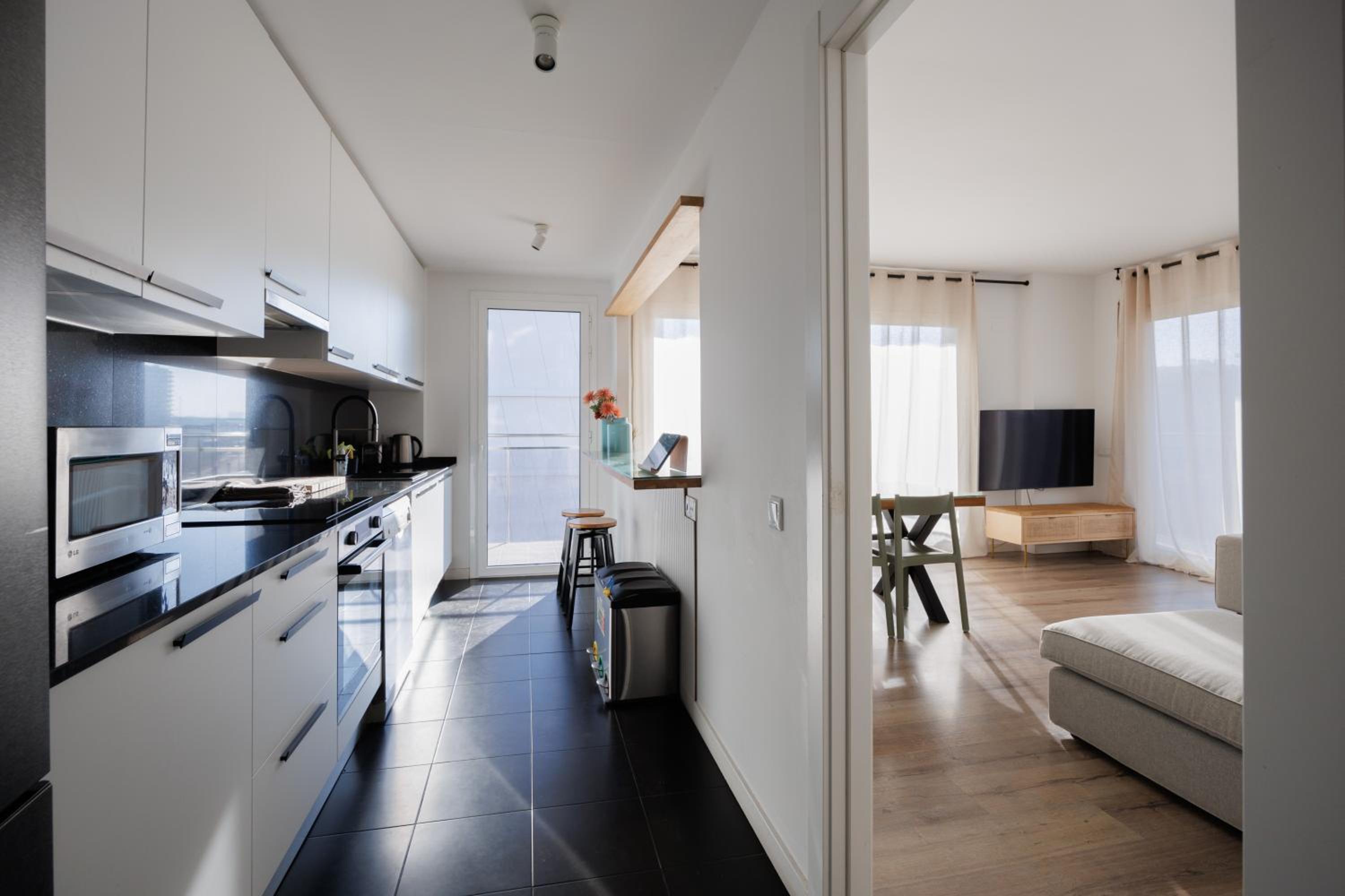 Apartment photo 2