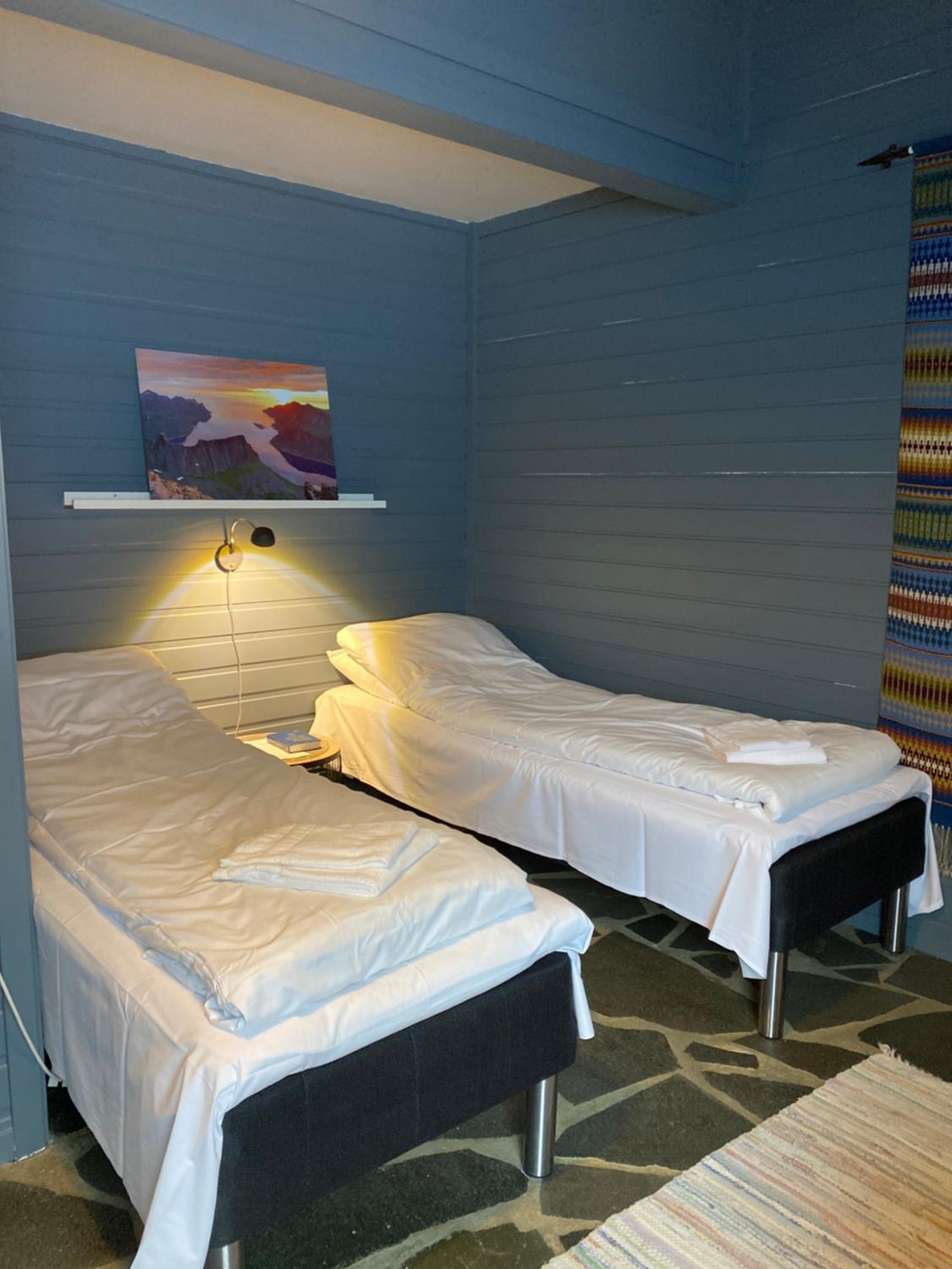 Double or Twin Room with Shared Bathroom photo 1