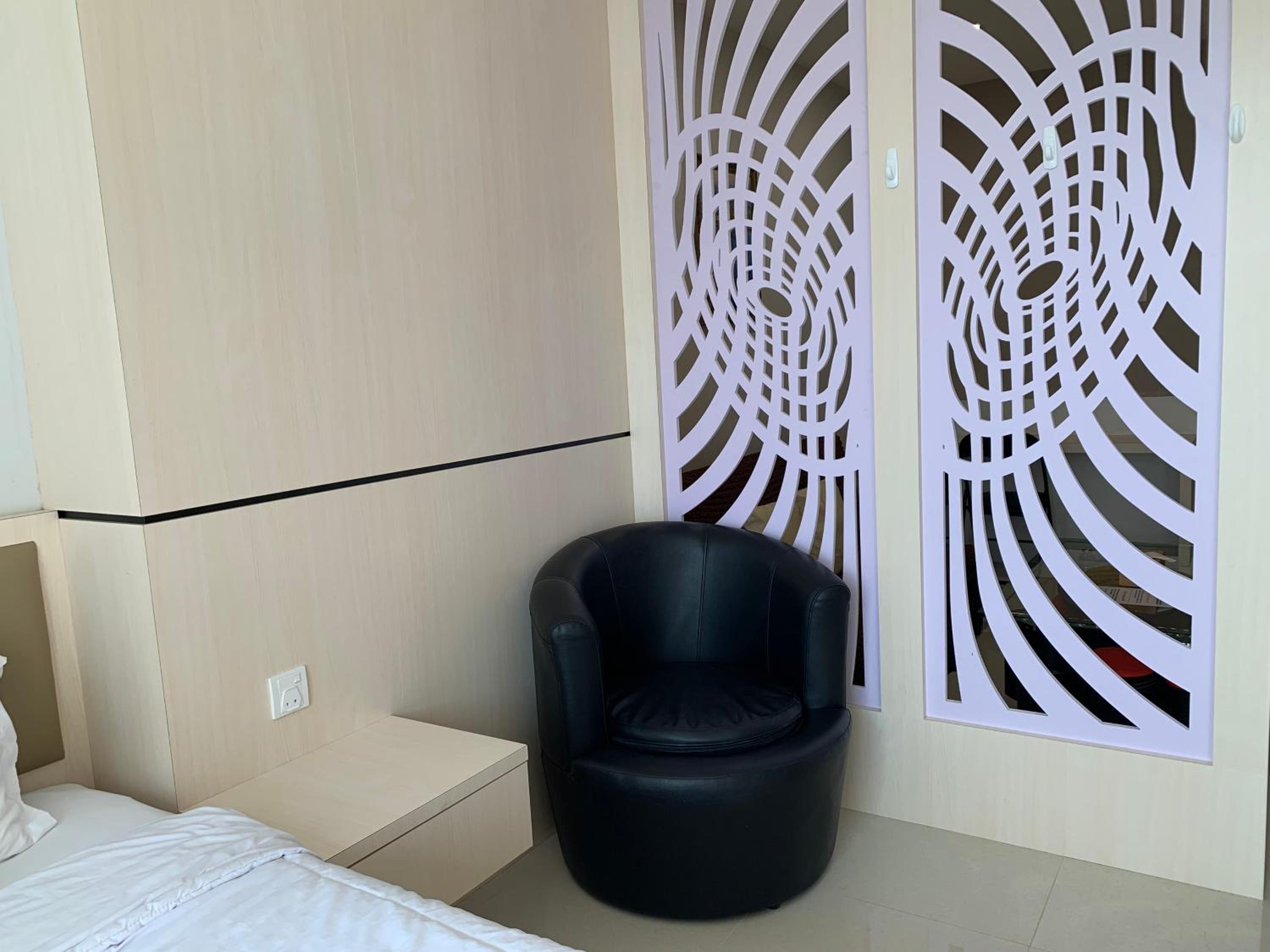 One-Bedroom Apartment - Photo 90
