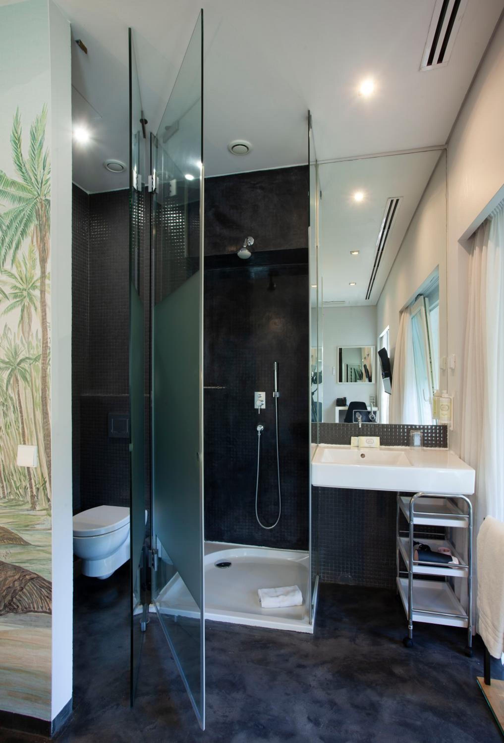 Junior Double Room with Balcony - Photo 7