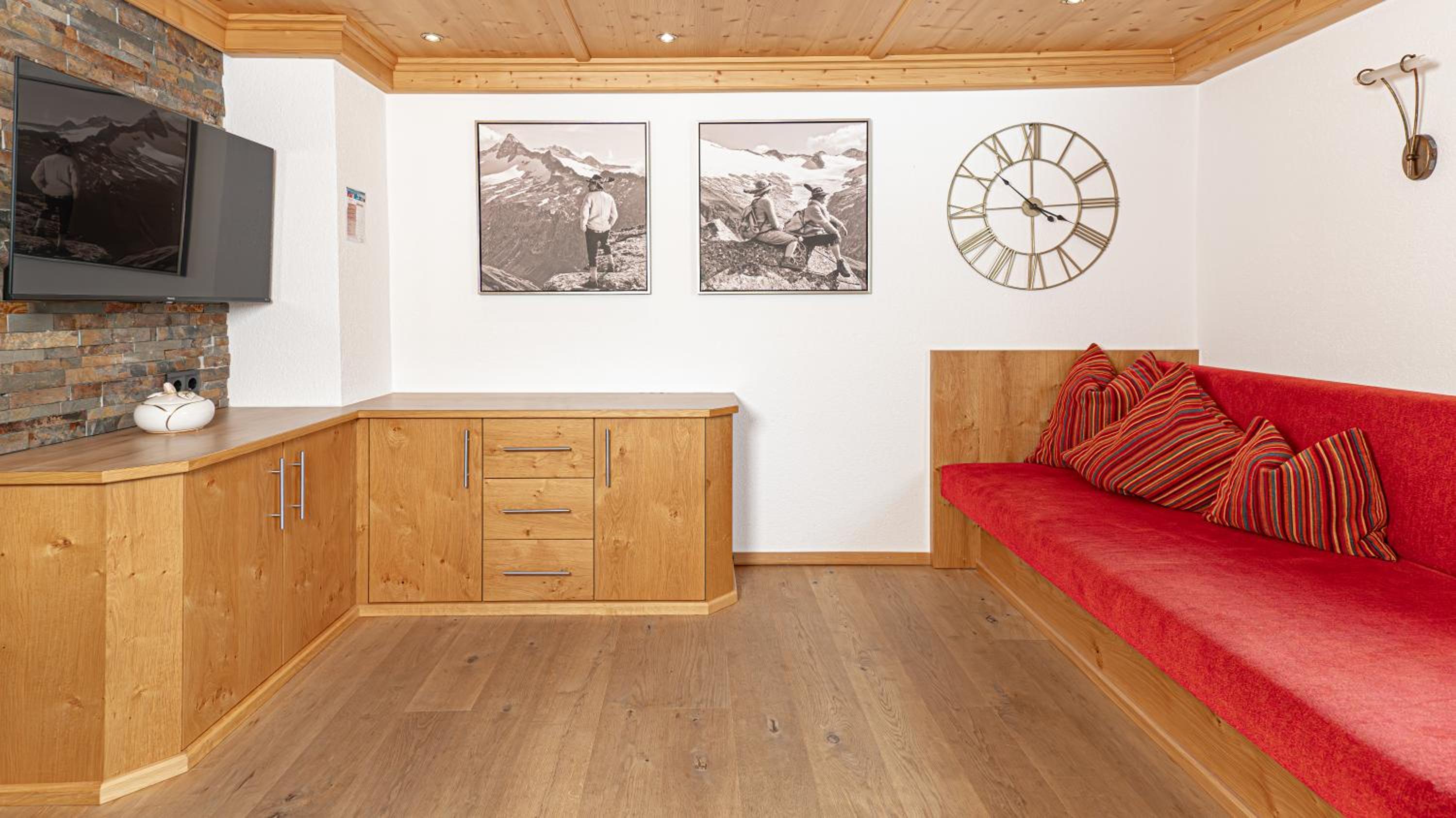 Two-Bedroom Apartment with Balcony - Photo 1
