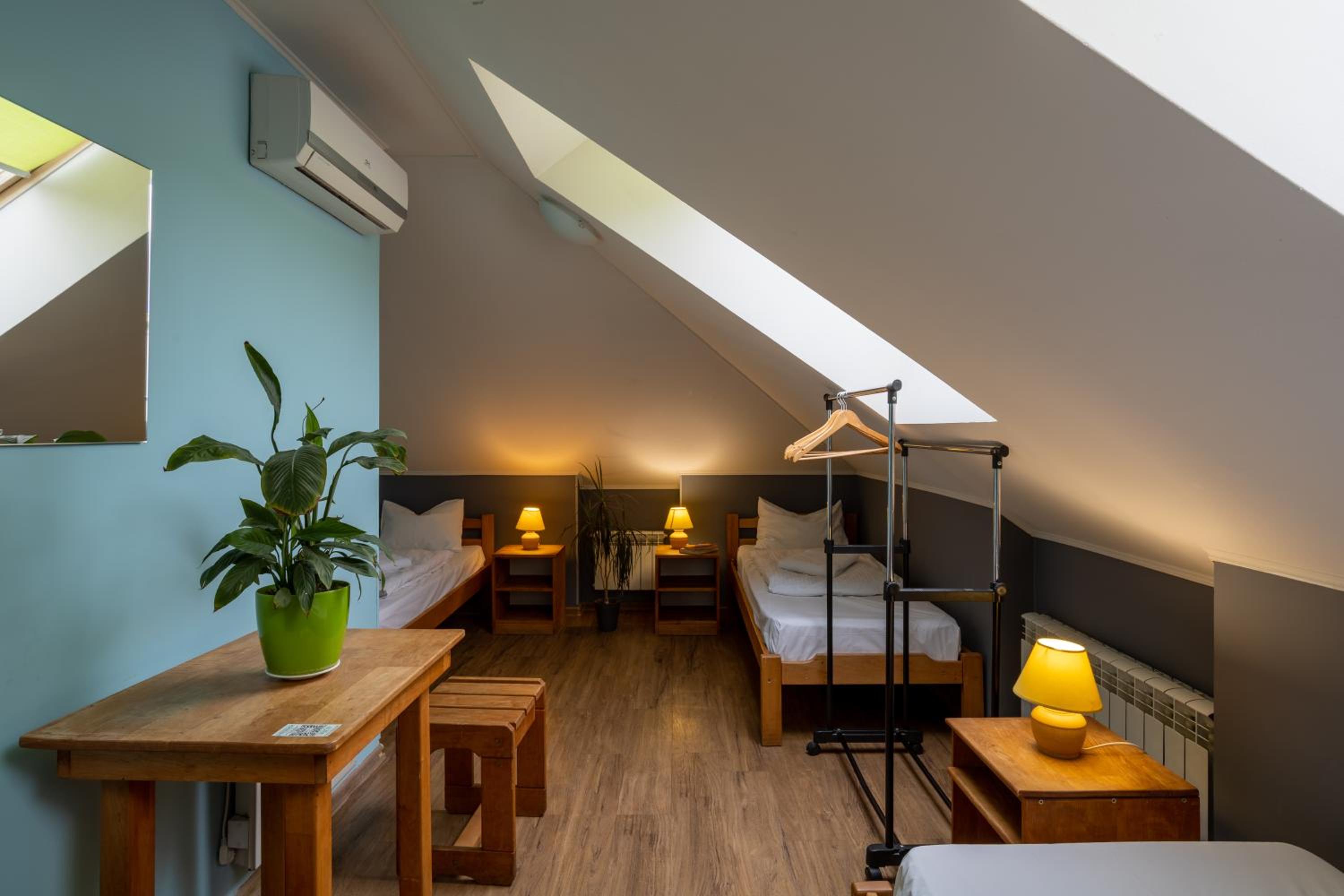 Single Bed in Mixed Dormitory Room photo 1