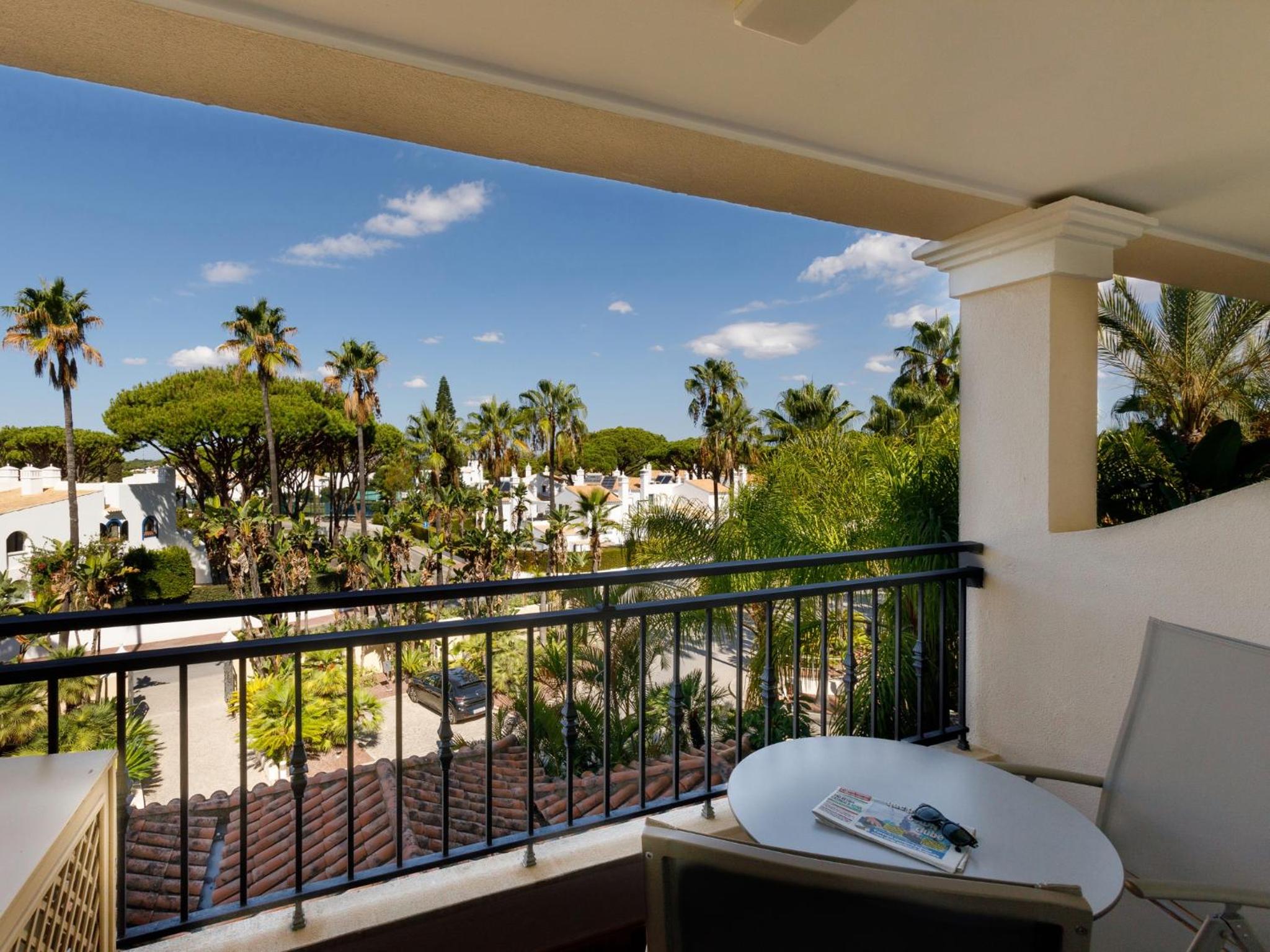 Standard Double or Twin Room - Photo 8