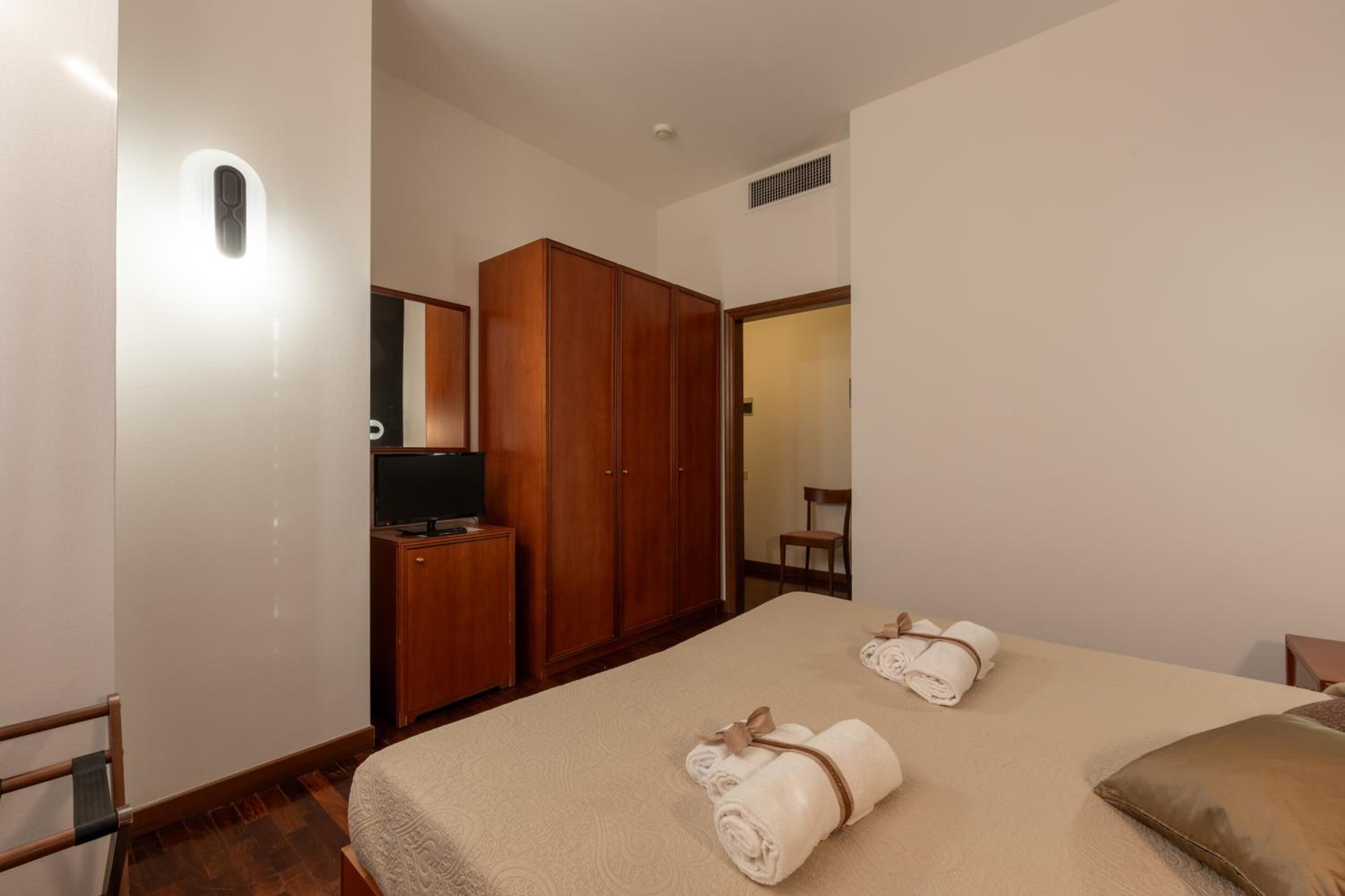 Two Connecting Rooms photo 2