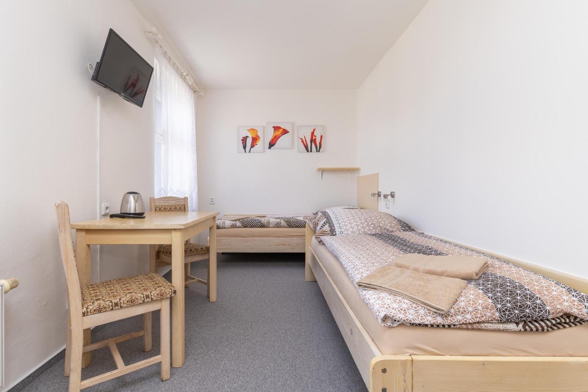 Standard Twin Room photo 3