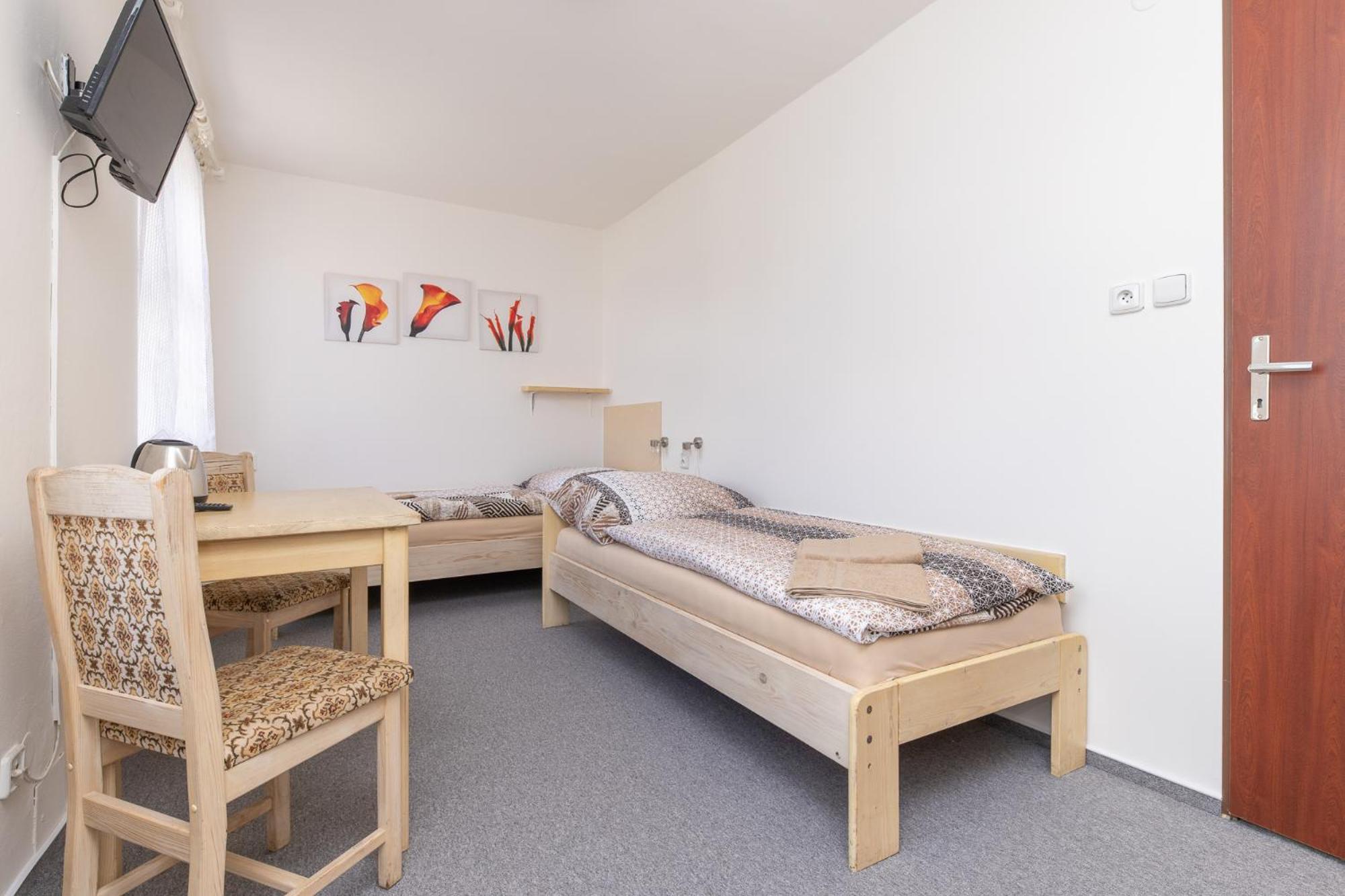 Standard Twin Room photo 2
