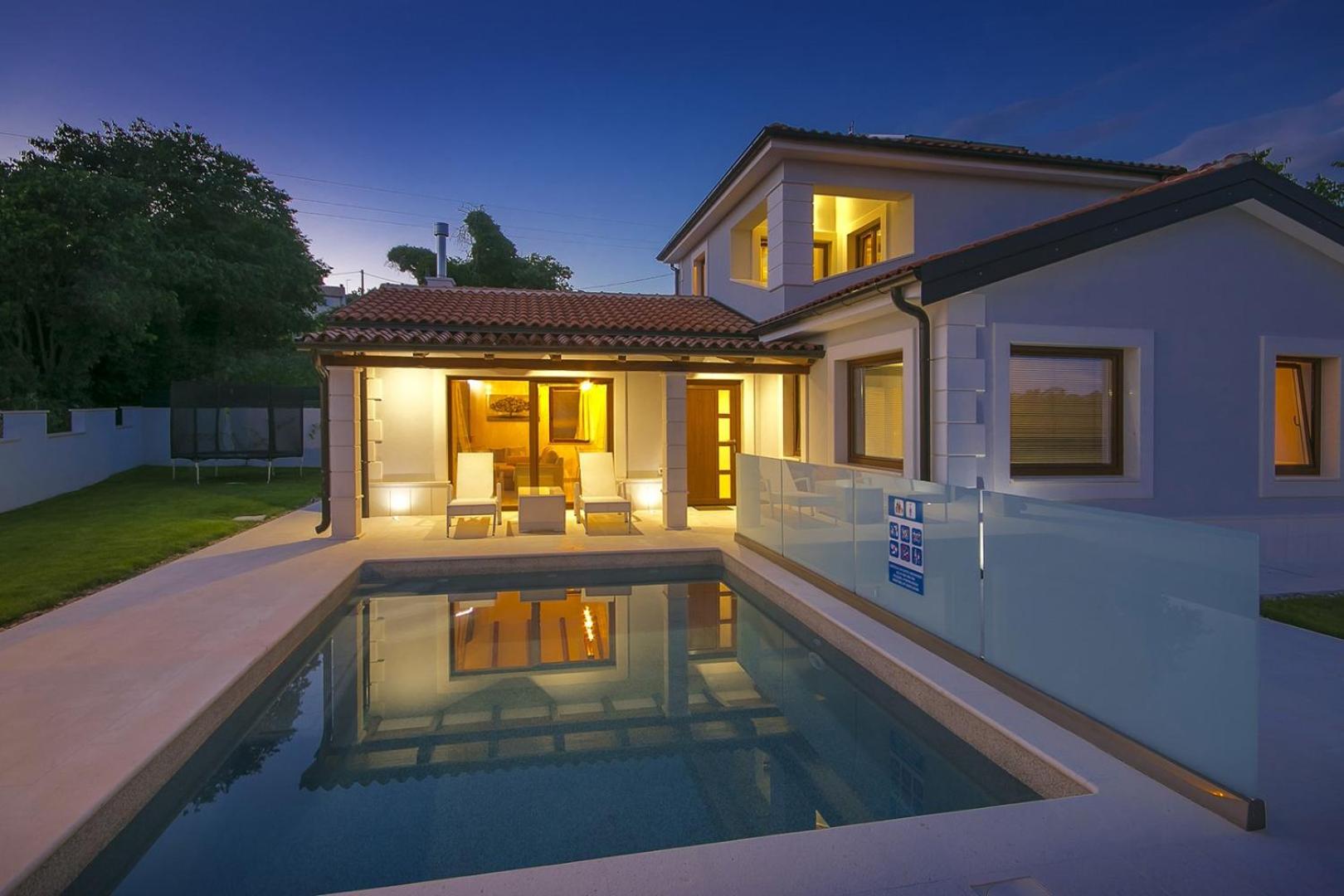 Villa photo 2