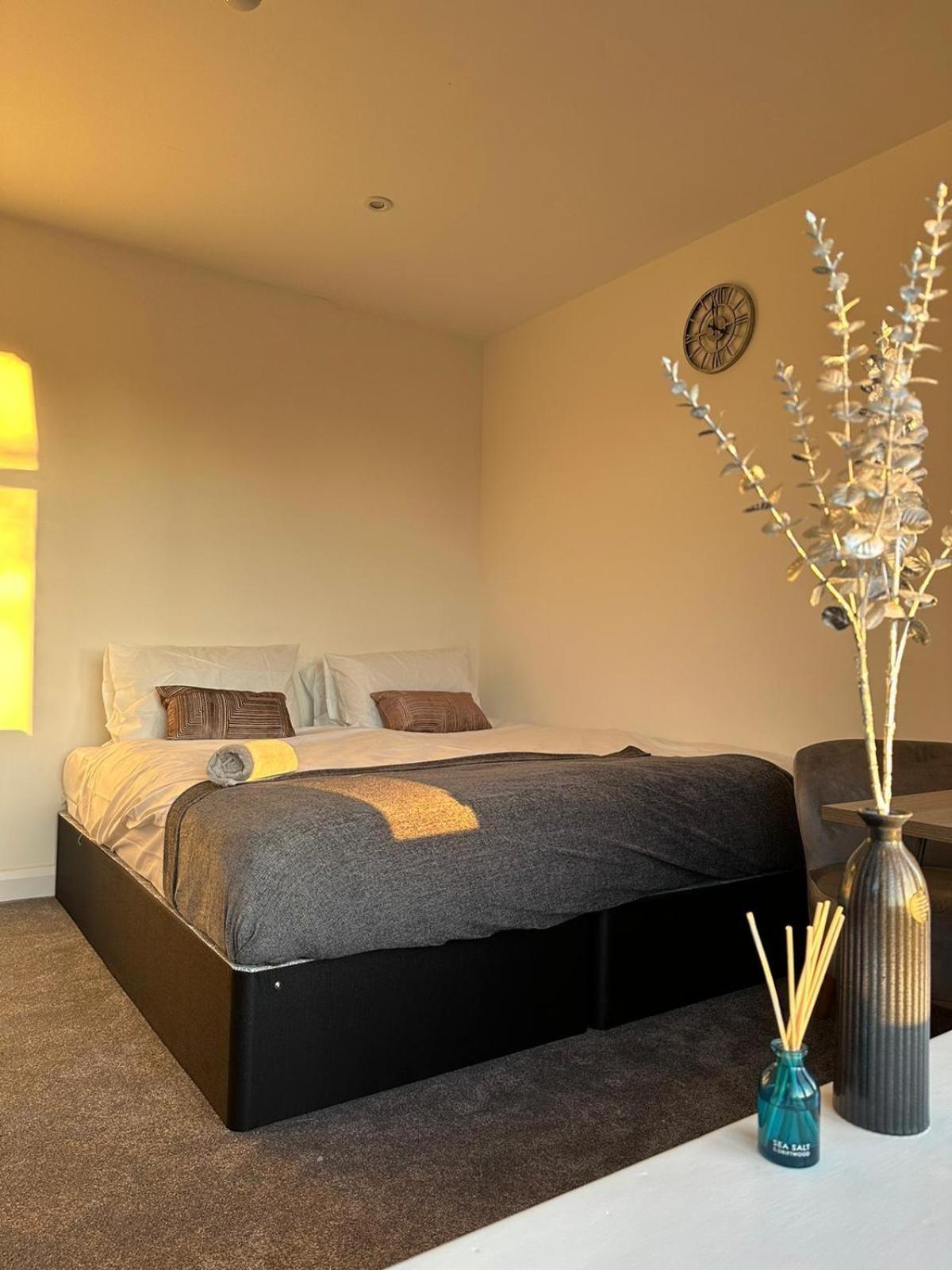 Large Double Room photo 1