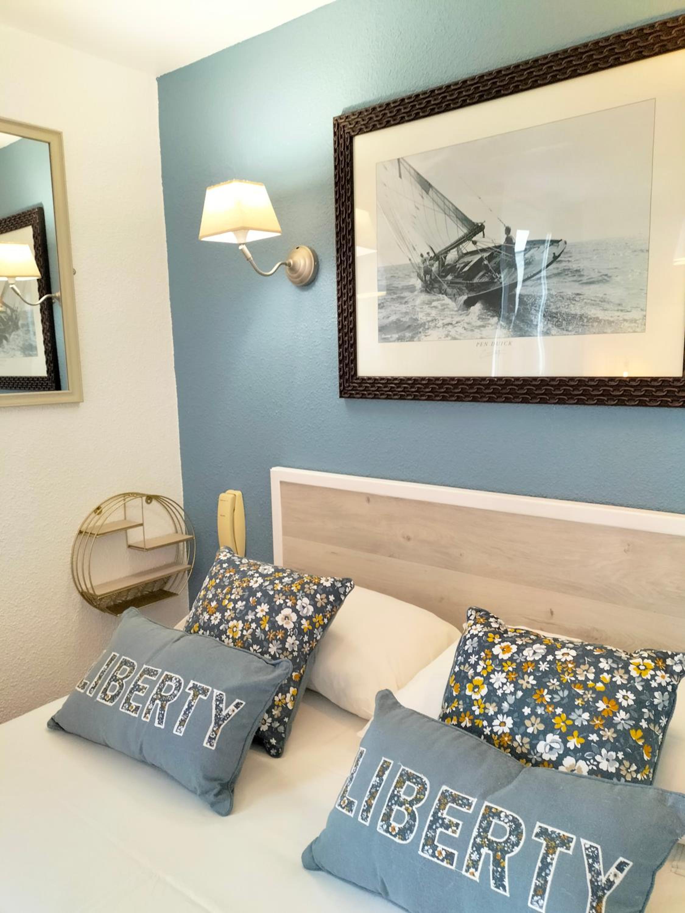Quadruple Room - Photo 1