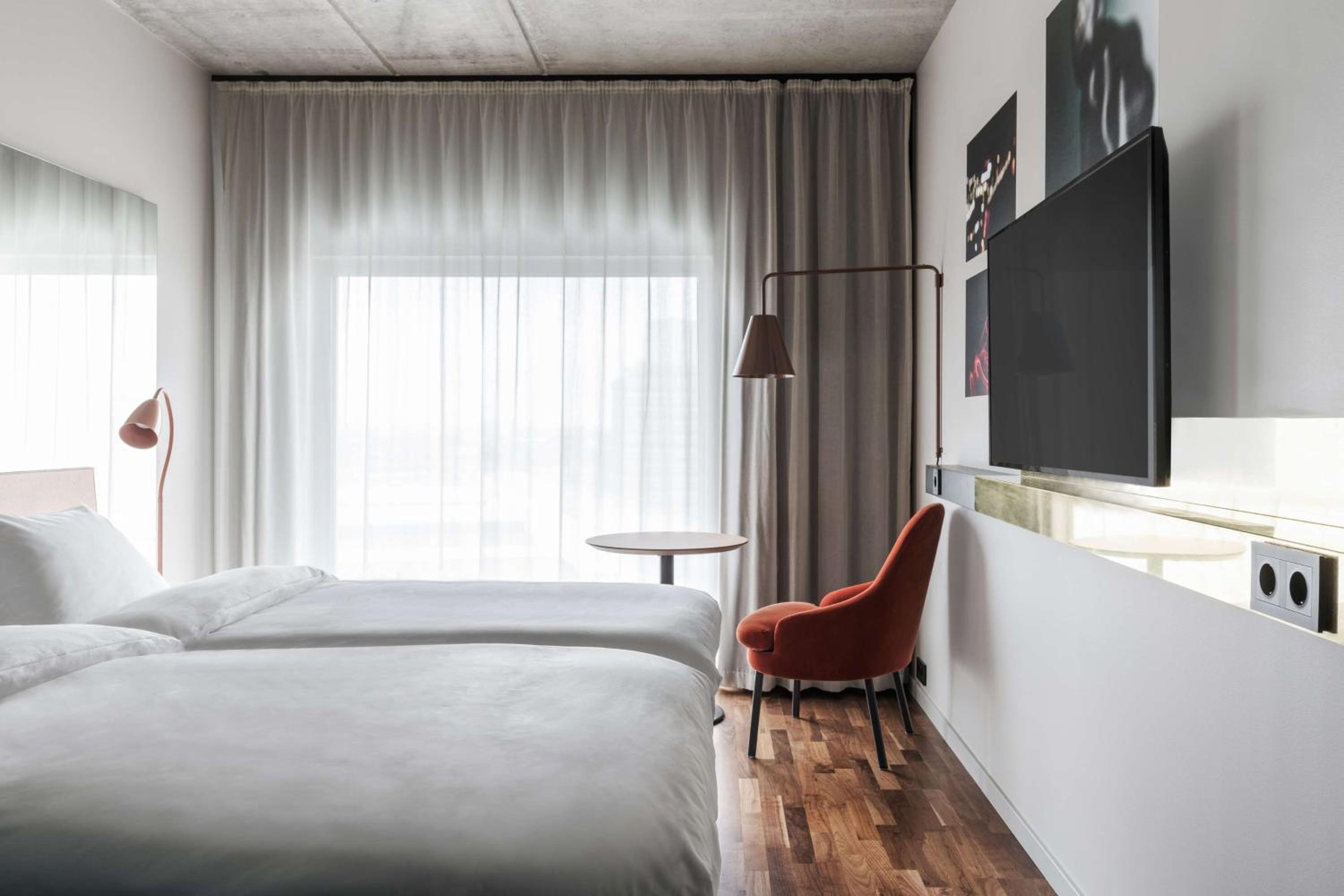 Twin Room with City View photo 3
