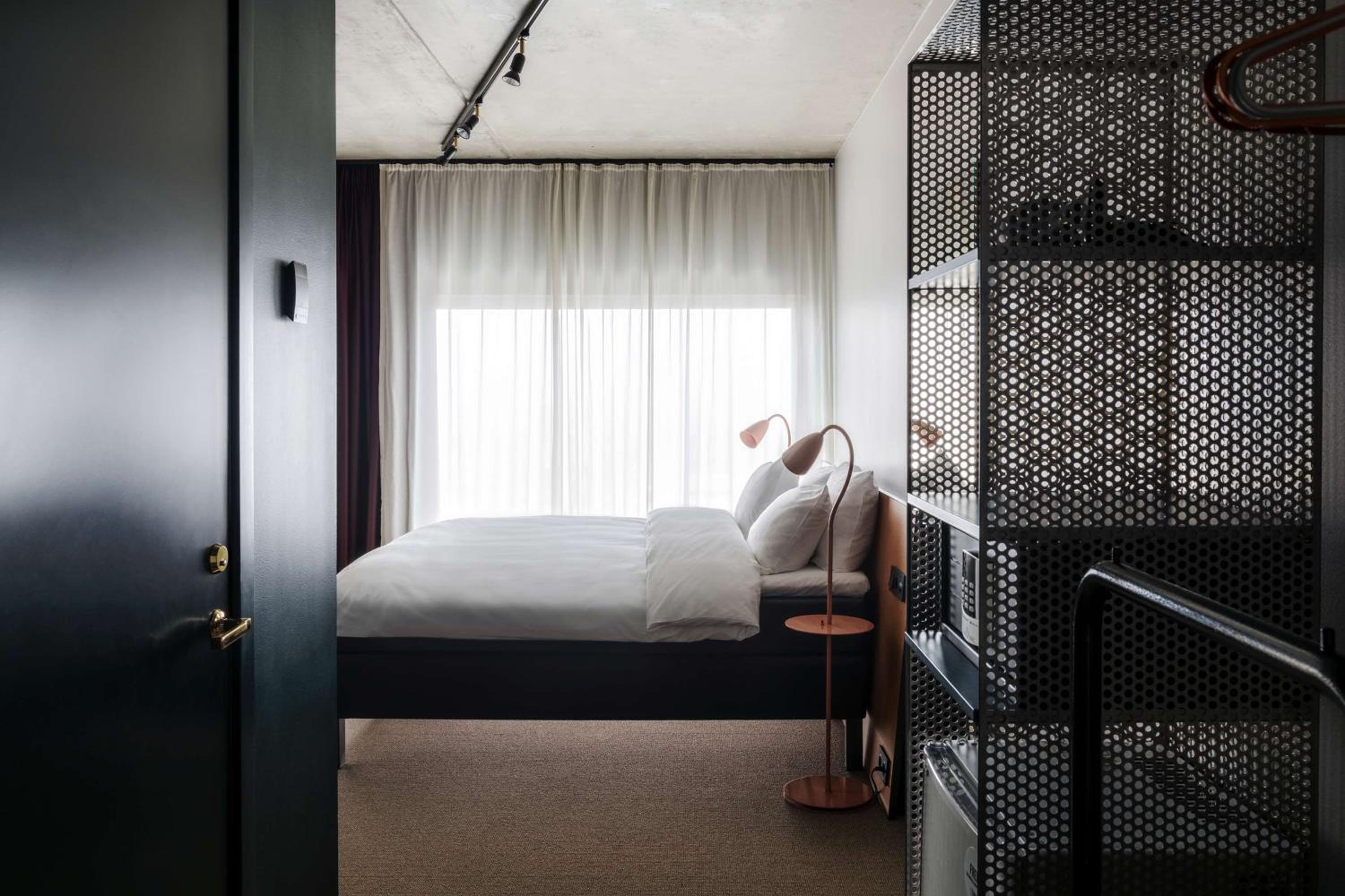 Queen Room with City View photo 3