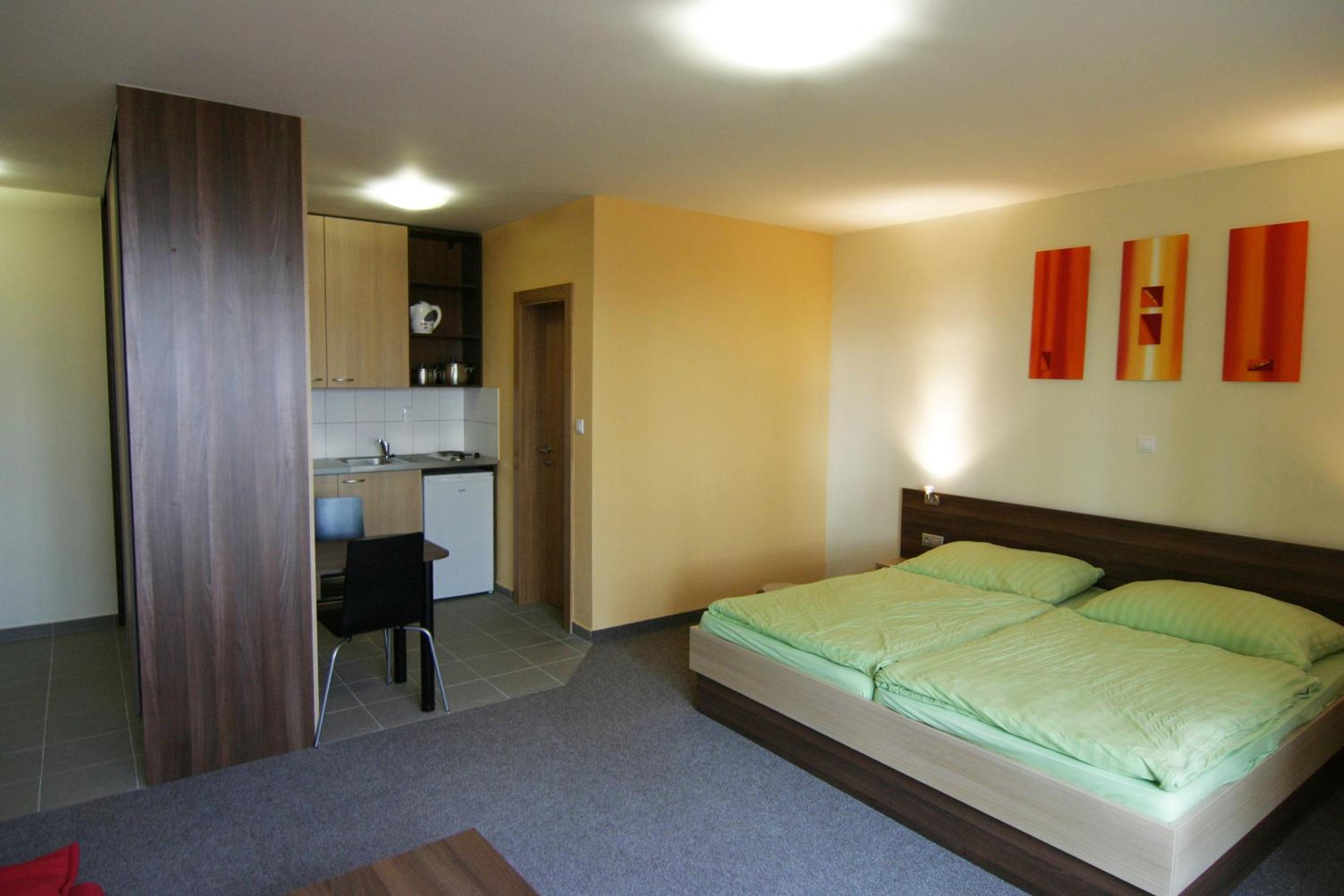 King Studio with Sofa Bed photo 2