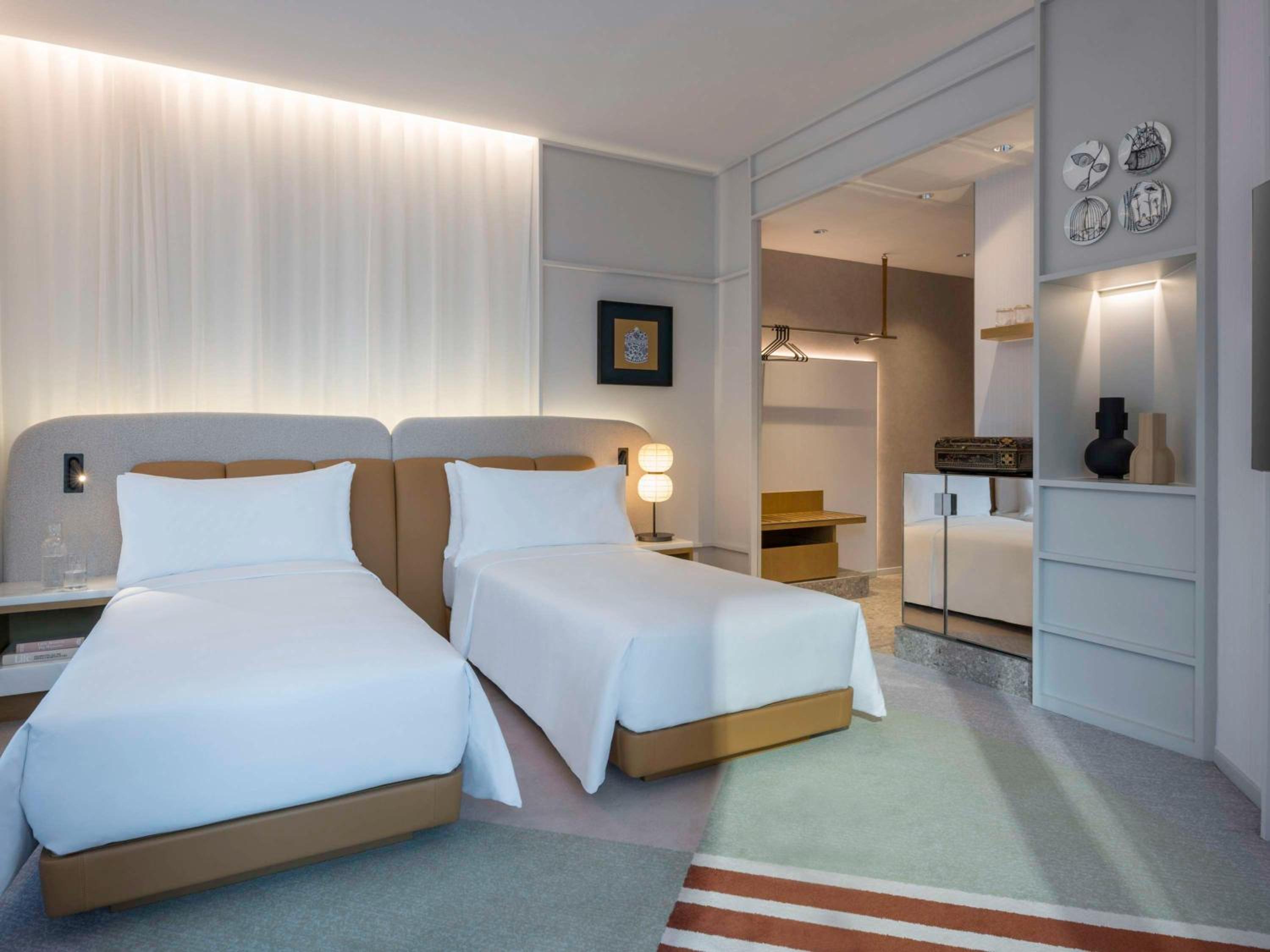 Premier Harbor Twin Room