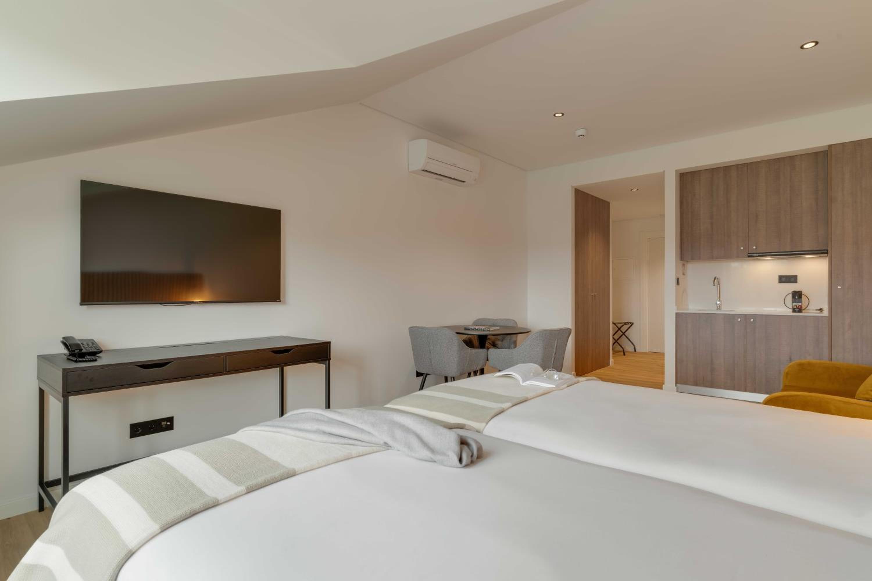 Family Room - Club House - Photo 8
