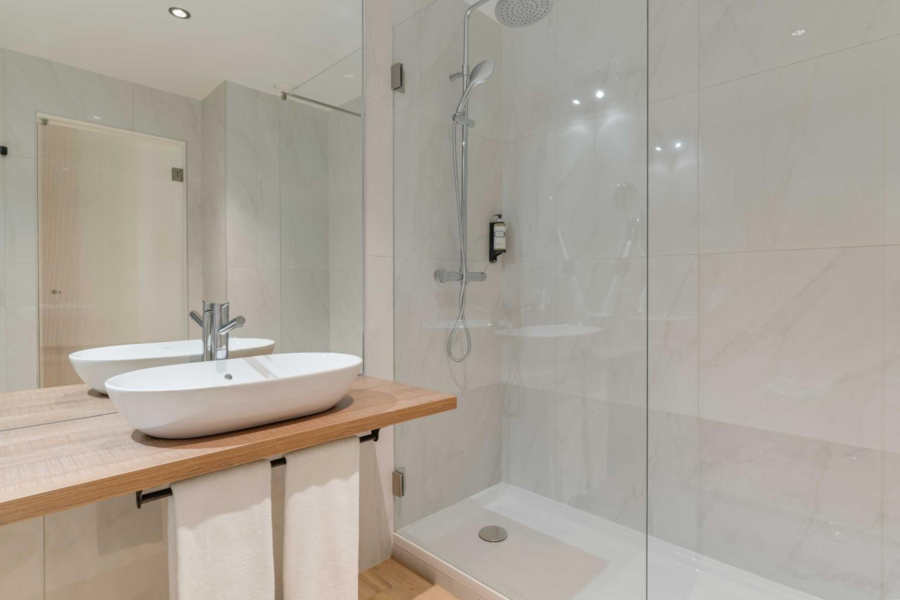Suite - Club House - Photo 2
