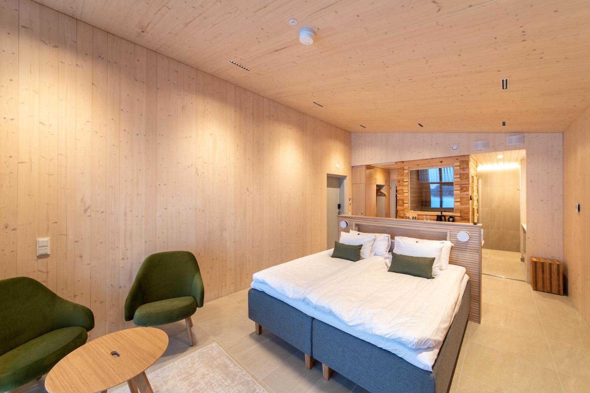 Double Room with Lake View and Sauna - Photo 5