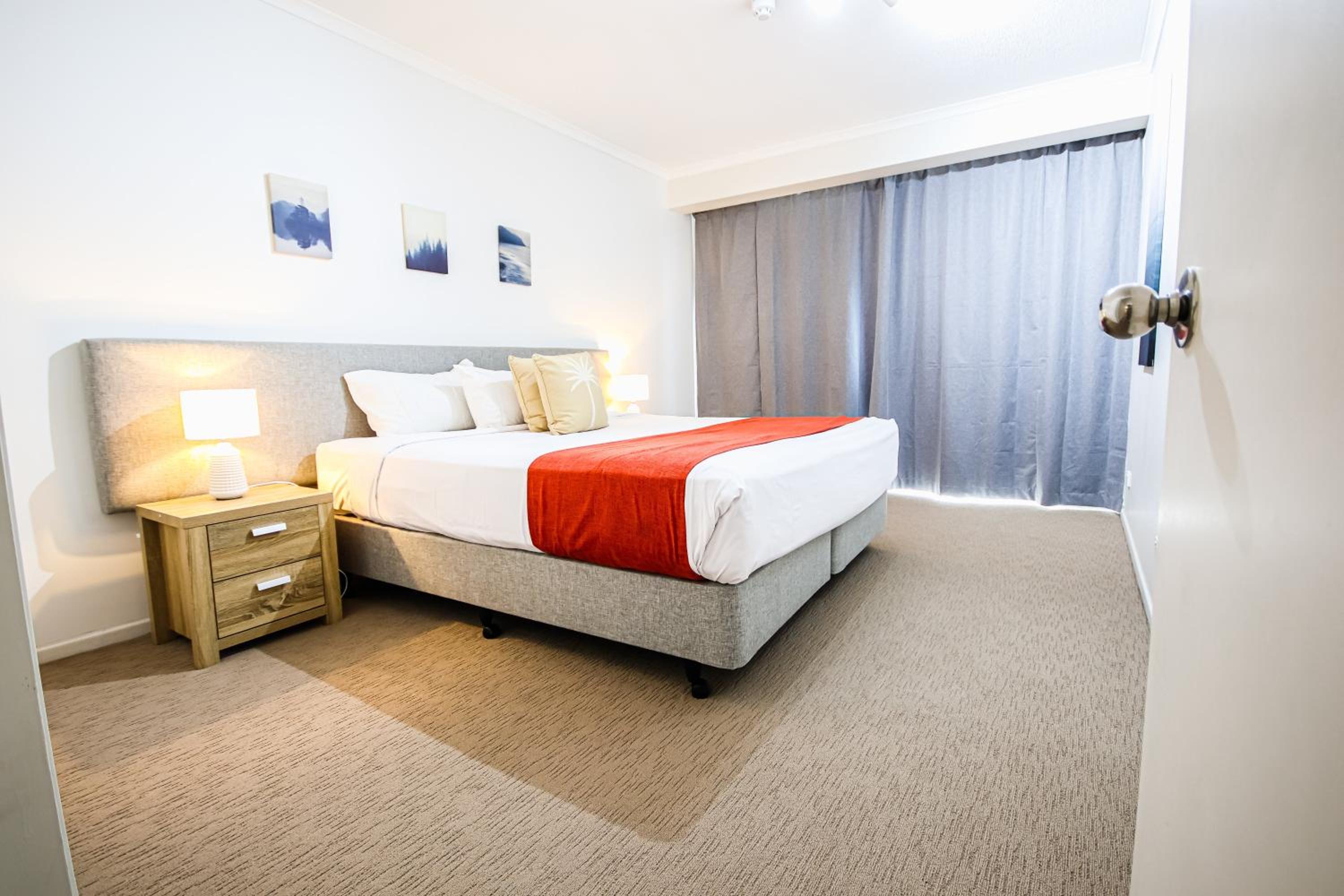 Standard One-Bedroom Apartment thumbnail 6