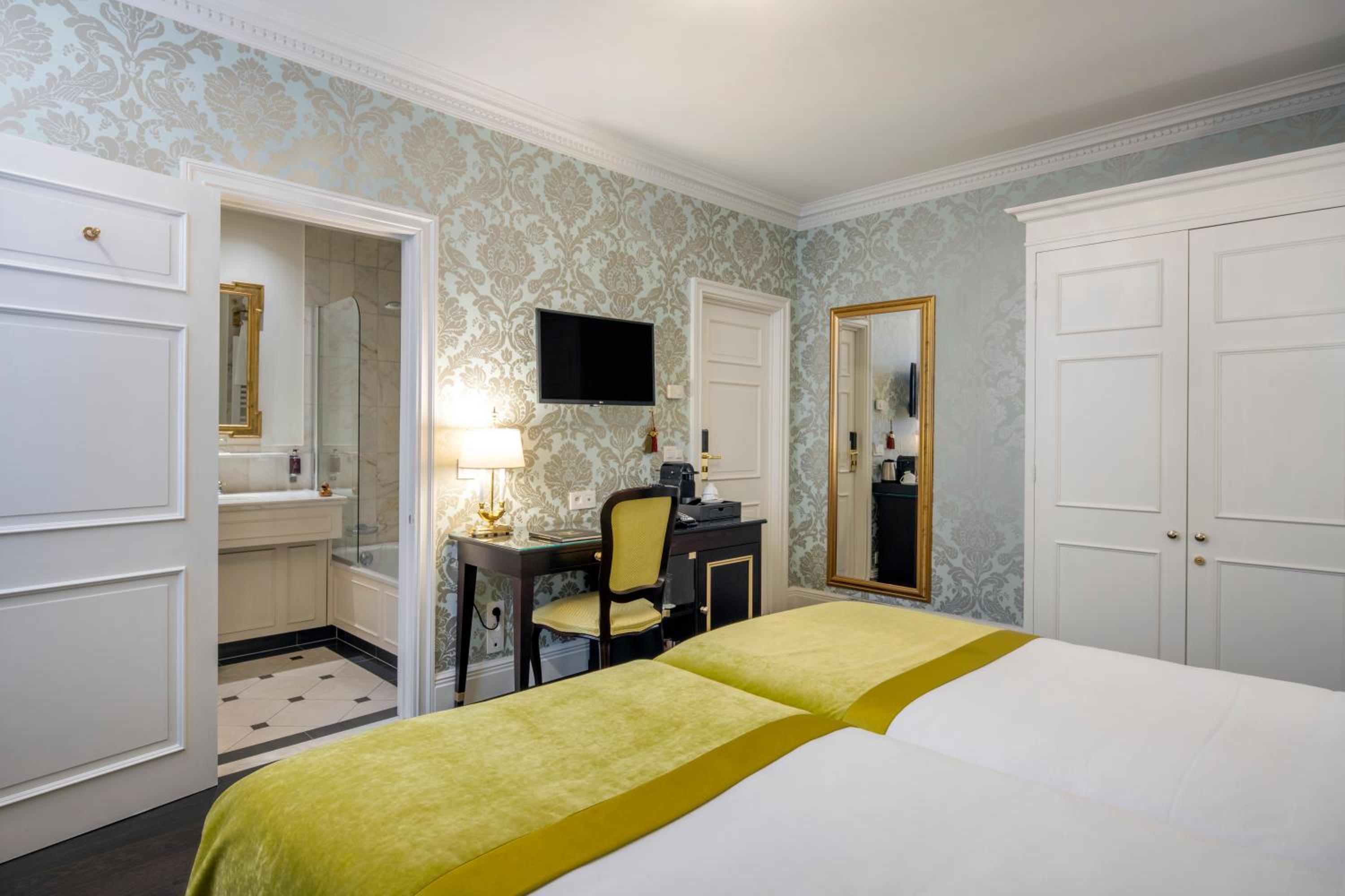 Classic Double Room - Photo 4