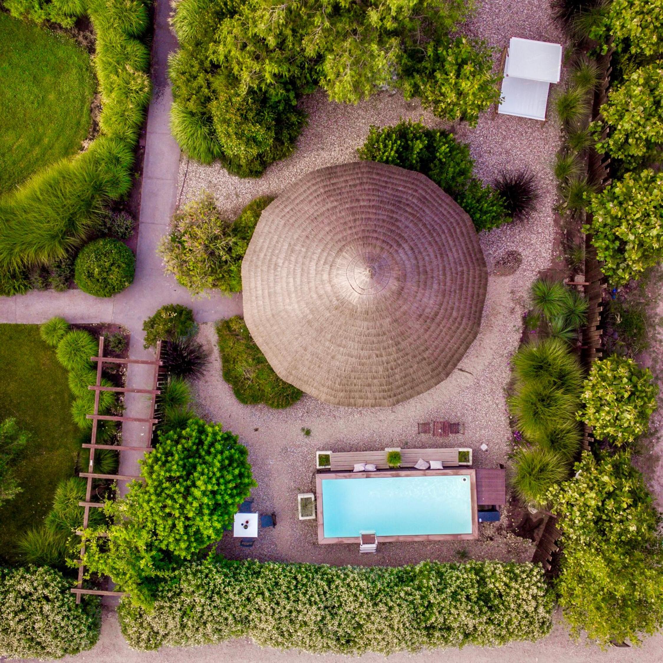 Family Bungalow with Private Pool - Photo 3