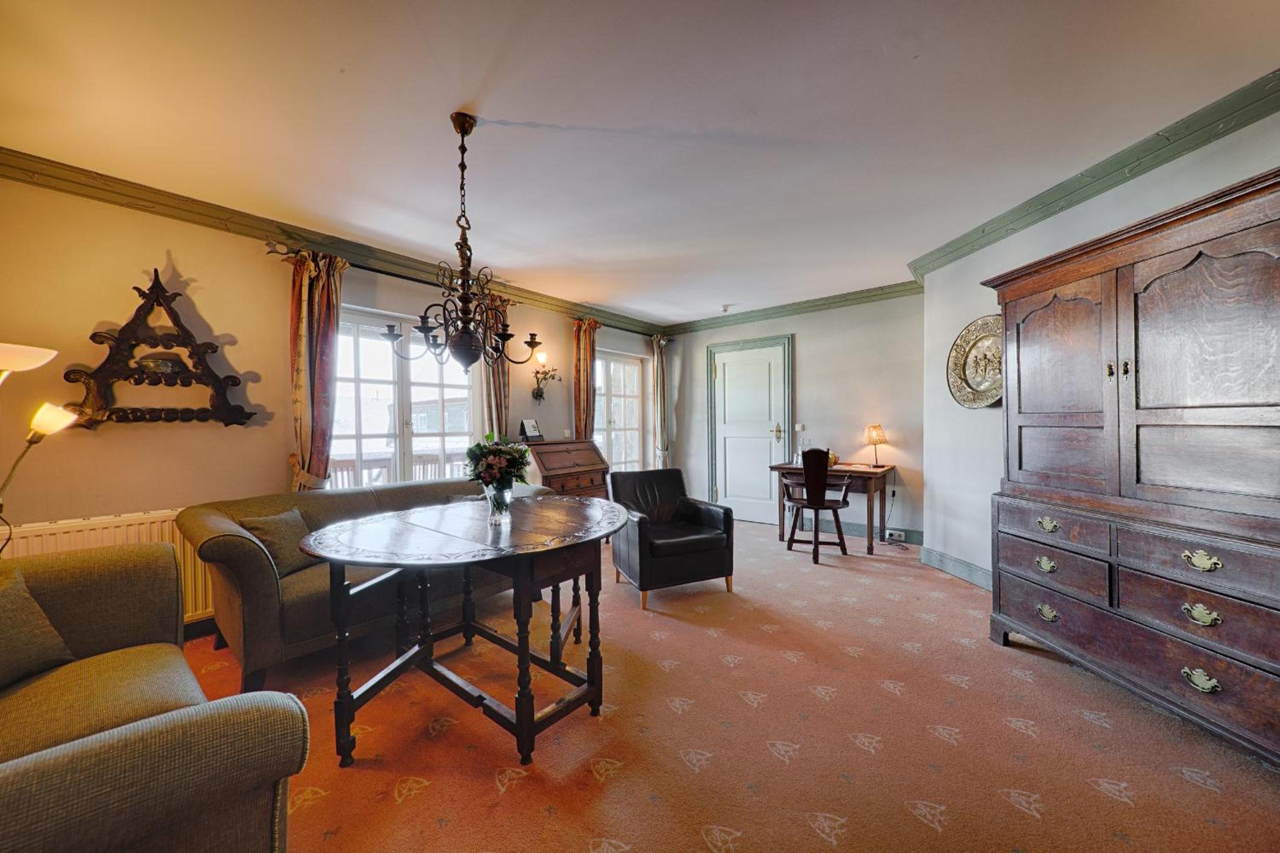 Tower Suite thumbnail 6