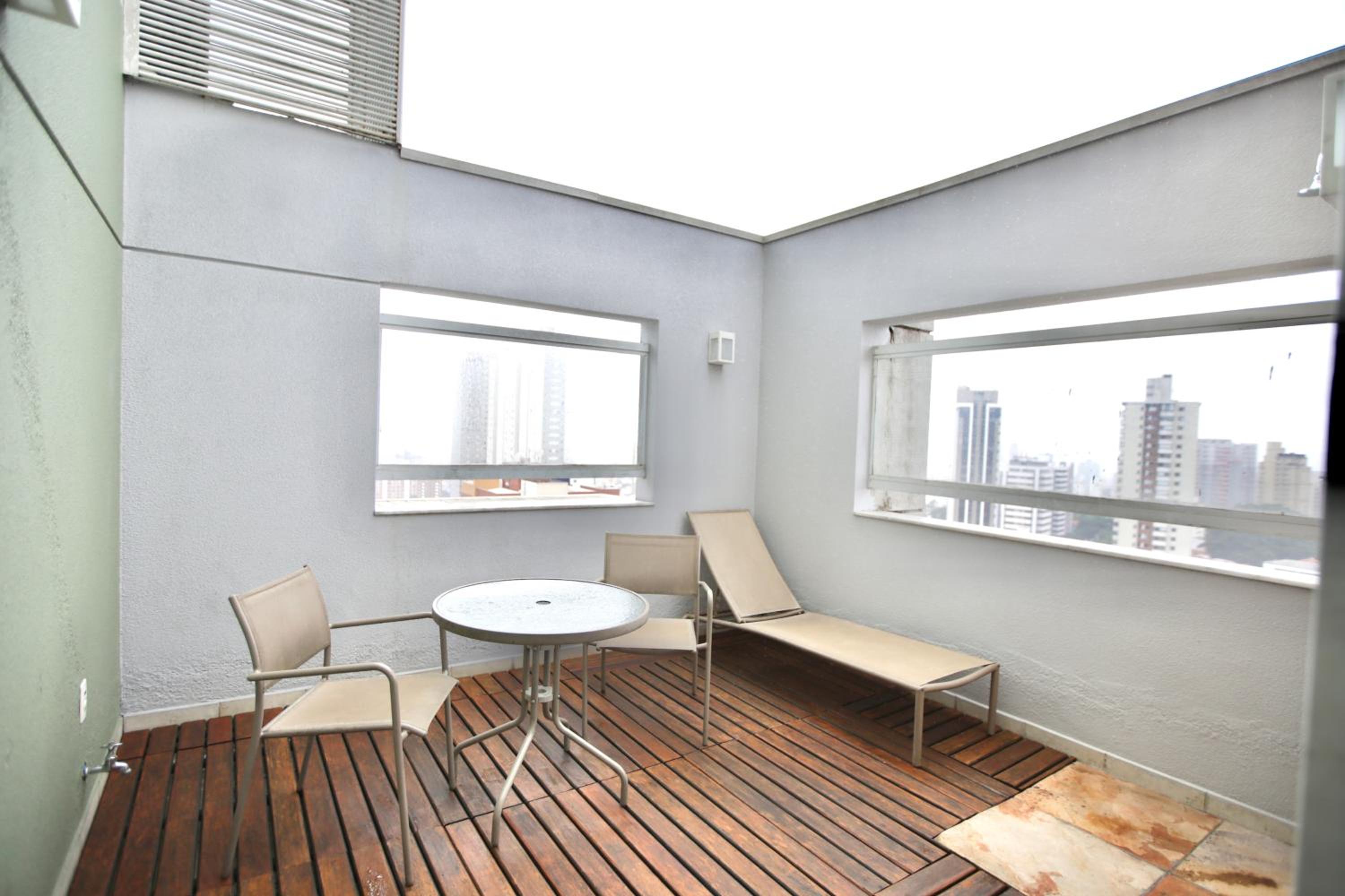 Family Room - Photo 2