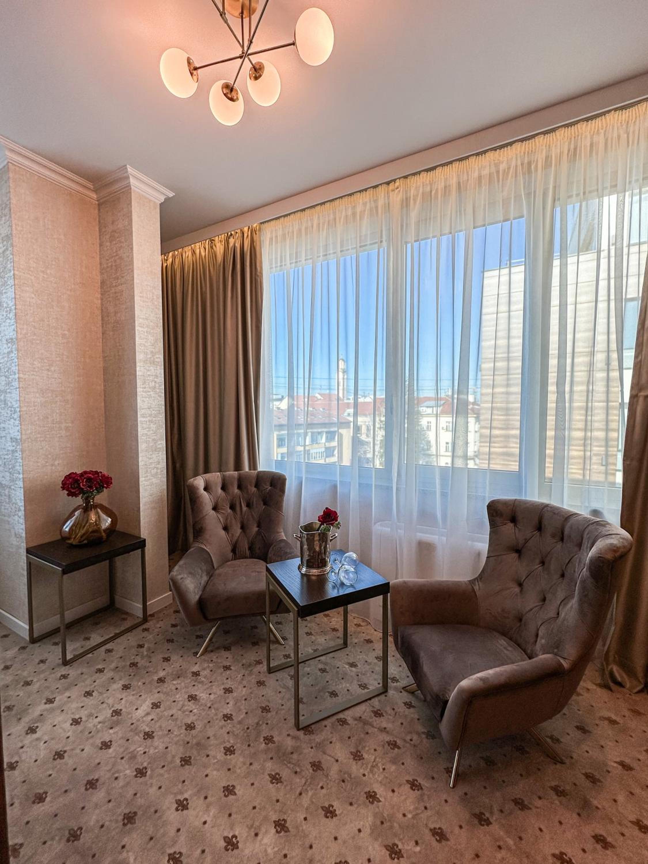 Deluxe King Room photo 3