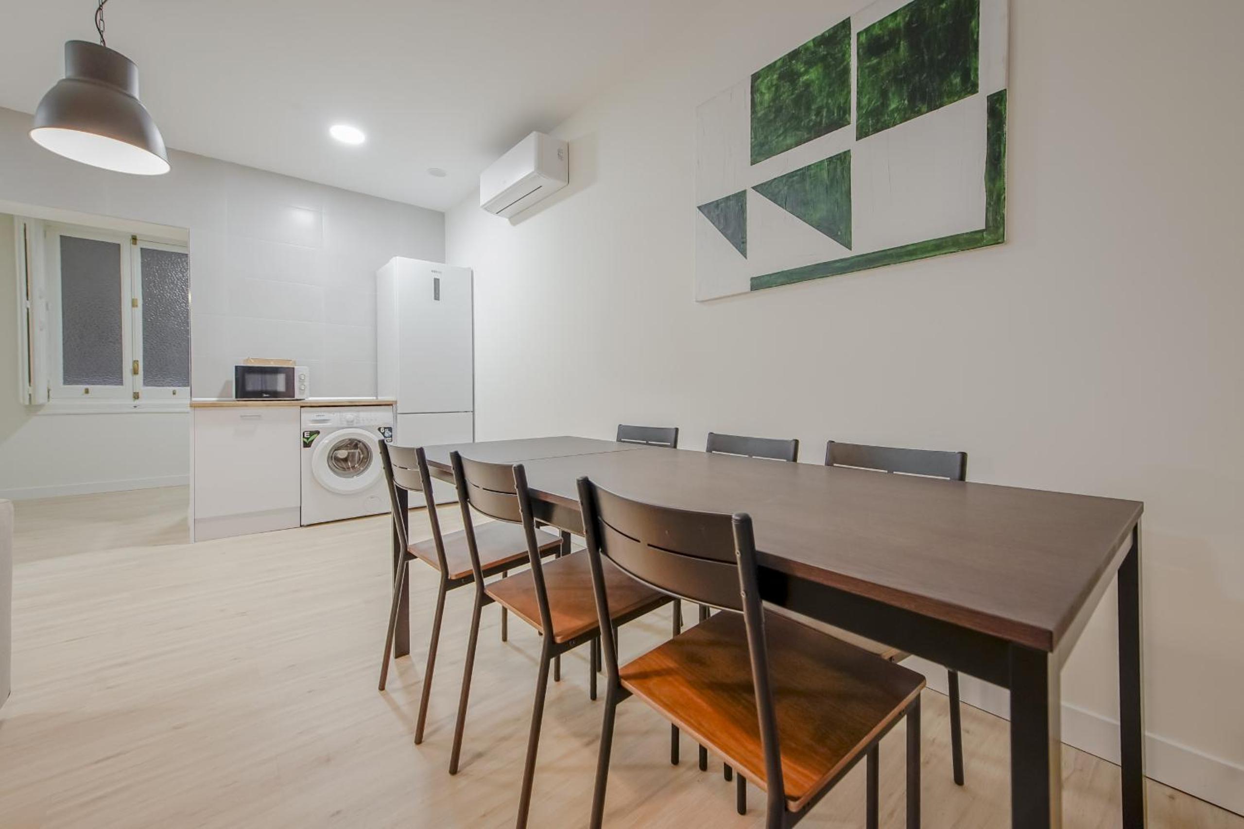 Apartment photo 2