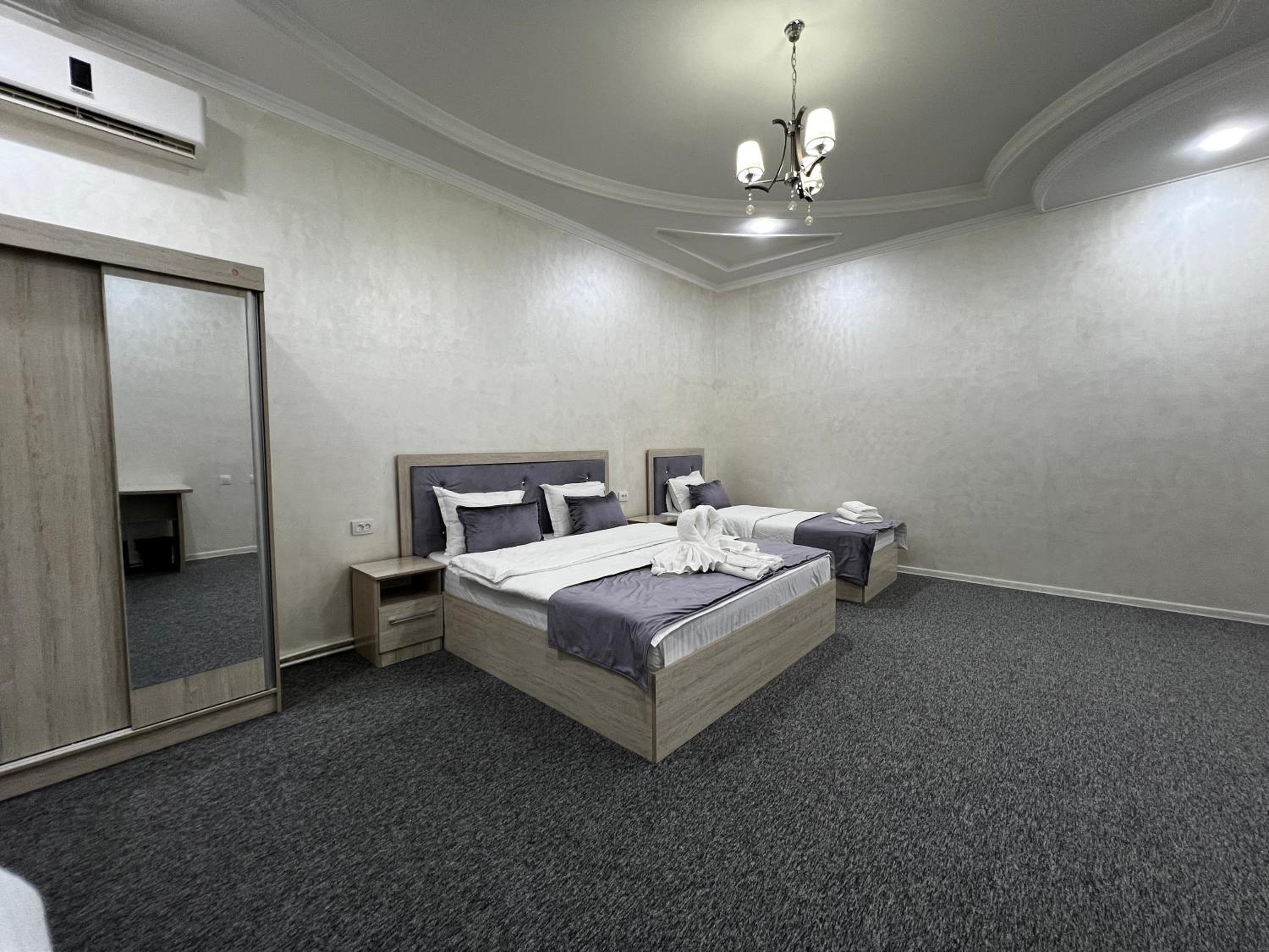Deluxe Family Room