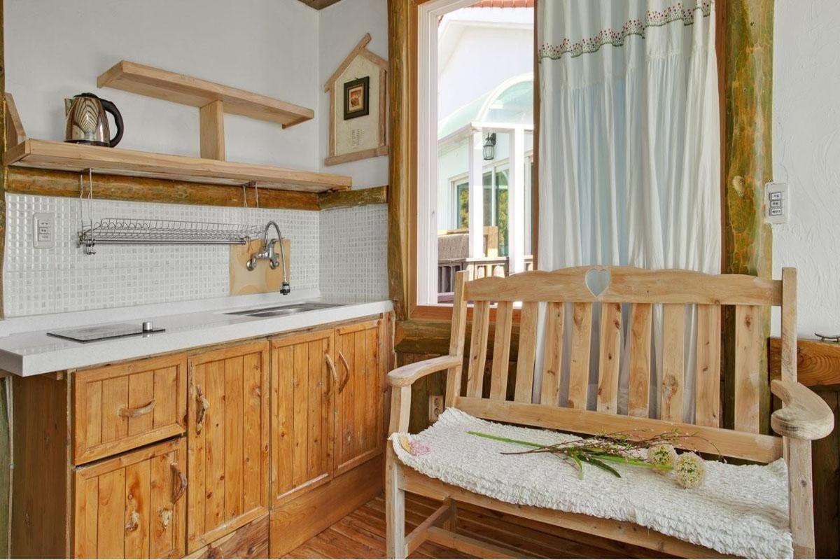 Double Room - Photo 6